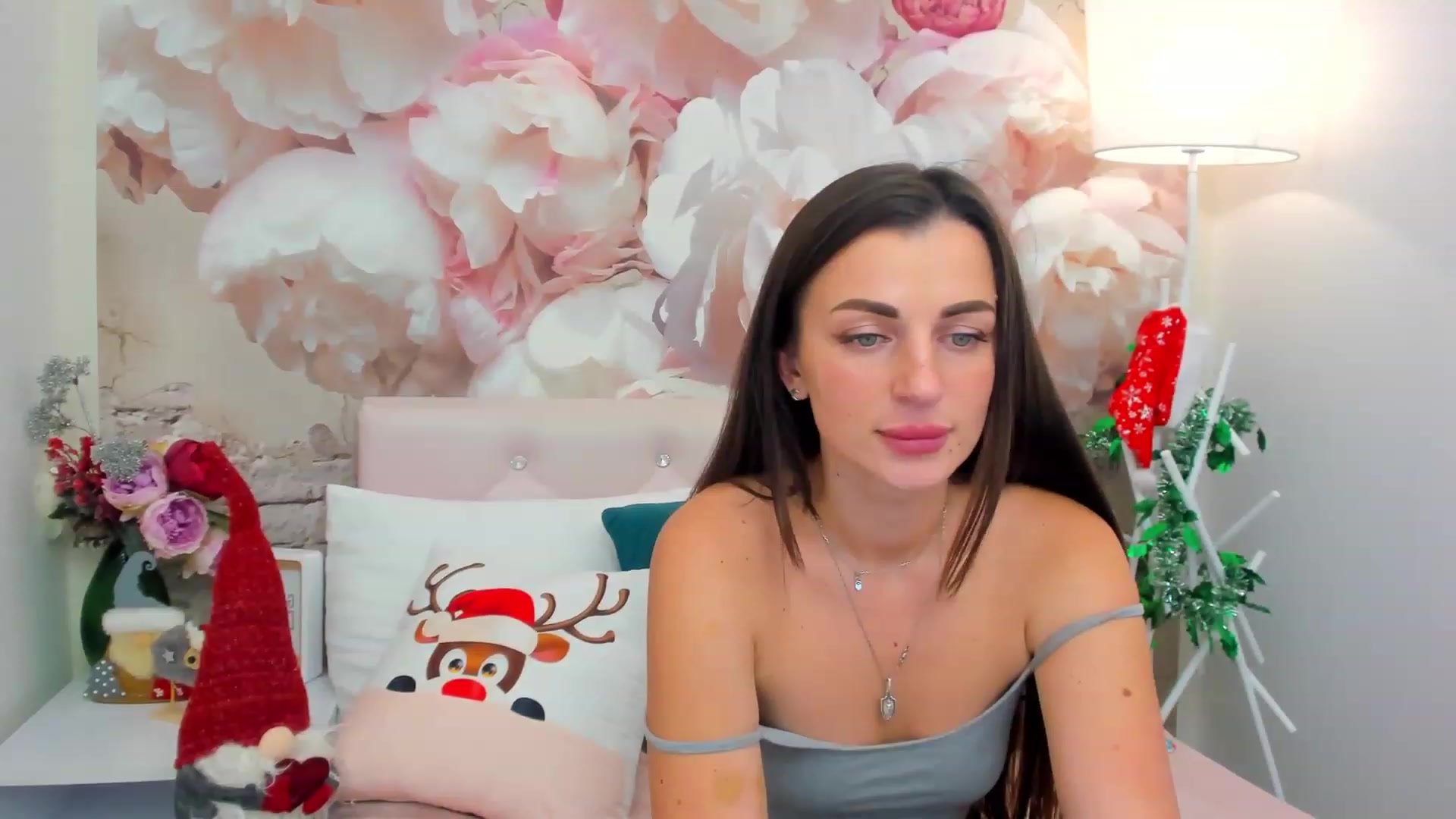 Gallery image thumbnail from ElleSwan's myfreecams stream on, 12/25/2022, 12:50 image 18 of 20