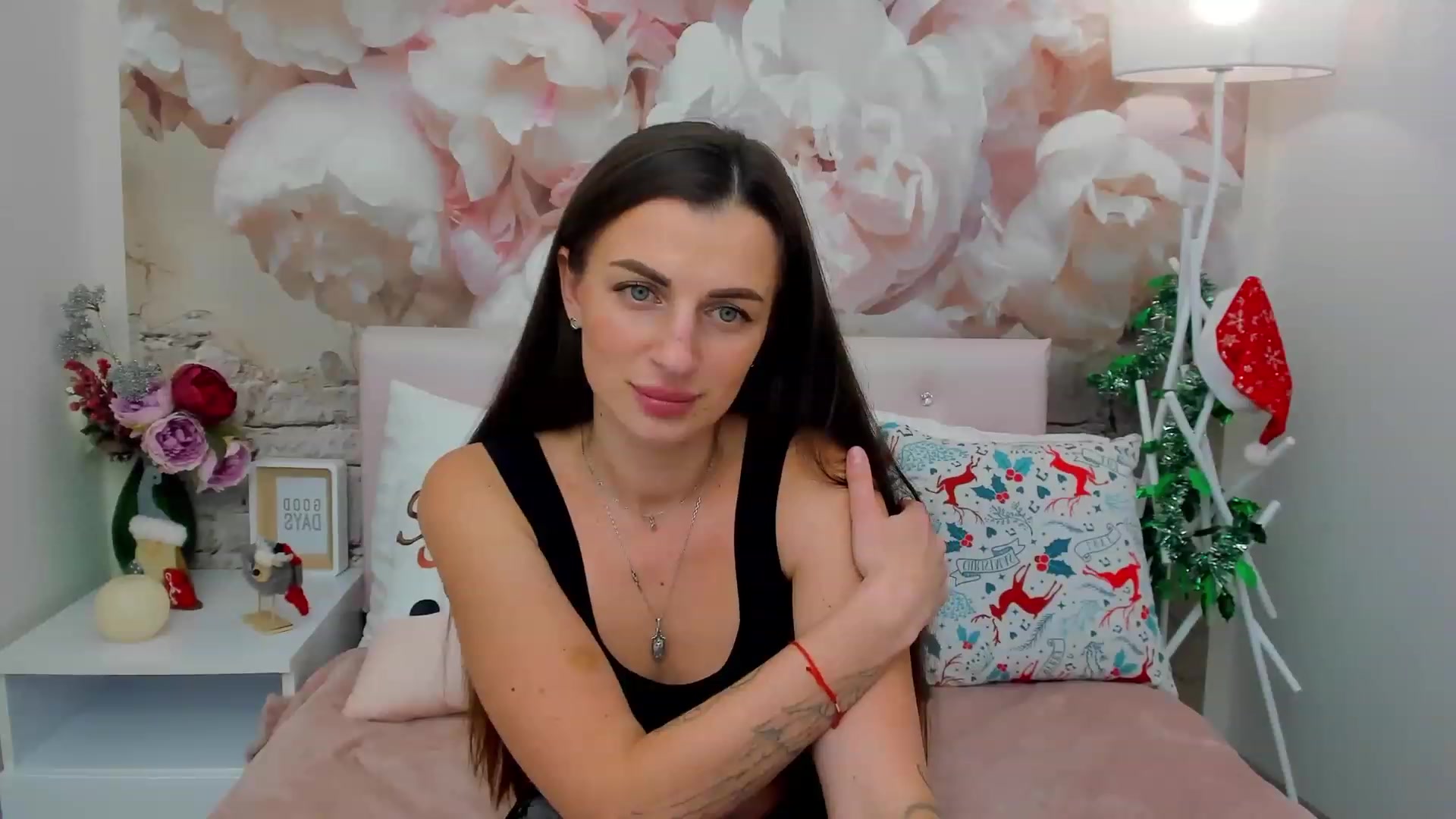 Gallery image thumbnail from ElleSwan's myfreecams stream on, 12/26/2022, 12:27 image 16 of 20