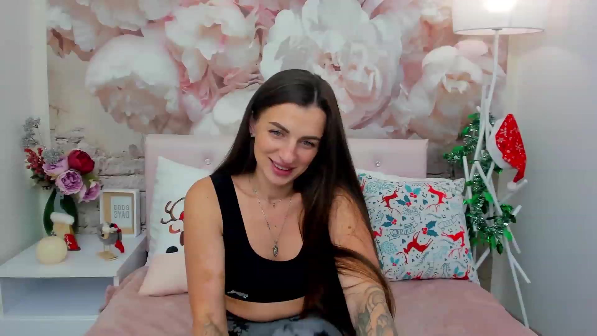 Gallery image thumbnail from ElleSwan's myfreecams stream on, 12/26/2022, 12:27 image 14 of 20