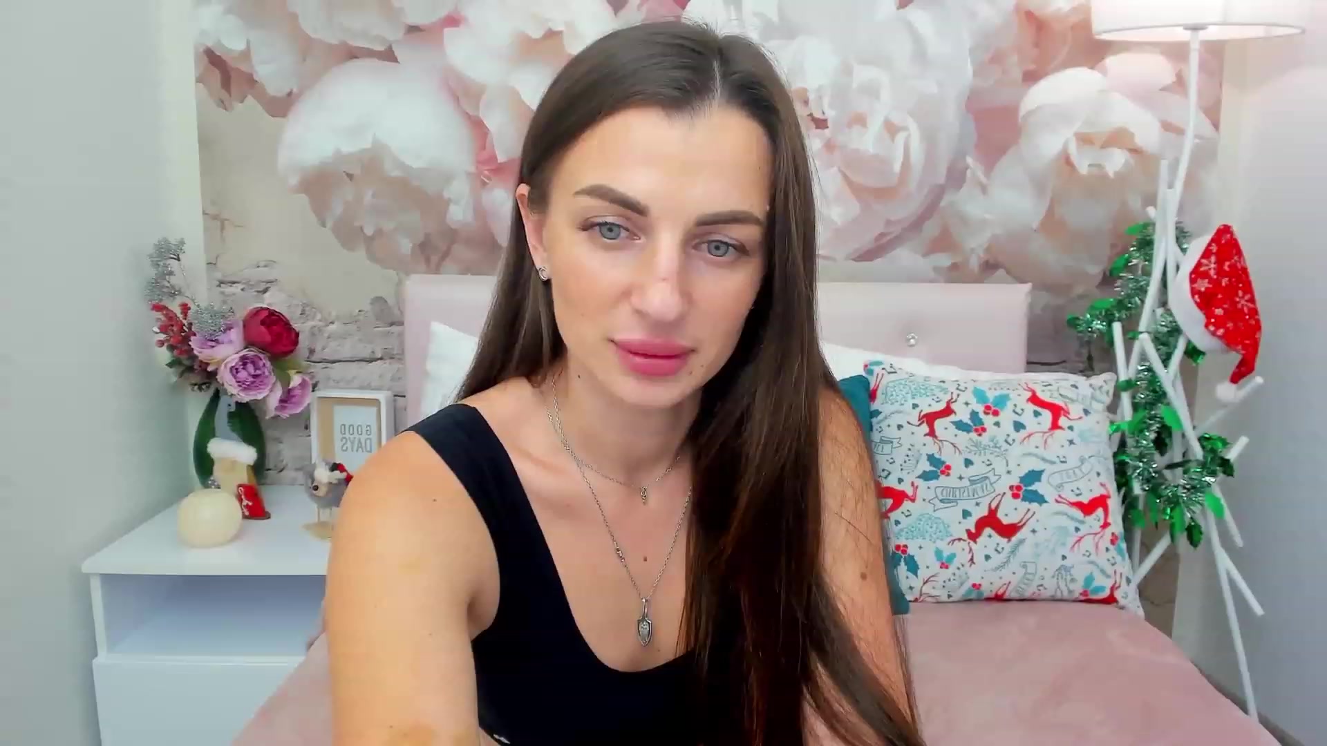 Gallery image thumbnail from ElleSwan's myfreecams stream on, 12/26/2022, 12:27 image 6 of 20