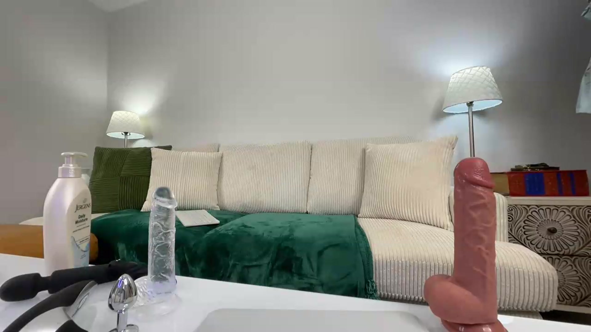 Gallery image thumbnail from Elle_Yesss's myfreecams stream on, 06/28/2026, 19:08 image 5 of 20