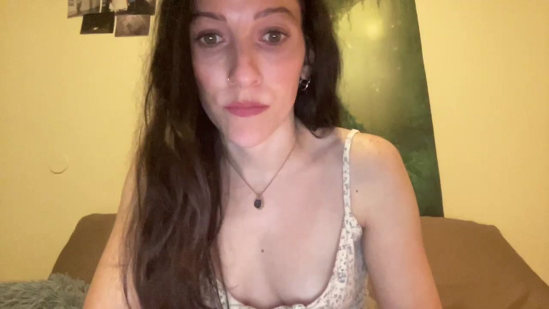 Gallery image thumbnail from Ellebabe's myfreecams stream on, 01/03/2024, 08:25 image 17 of 20