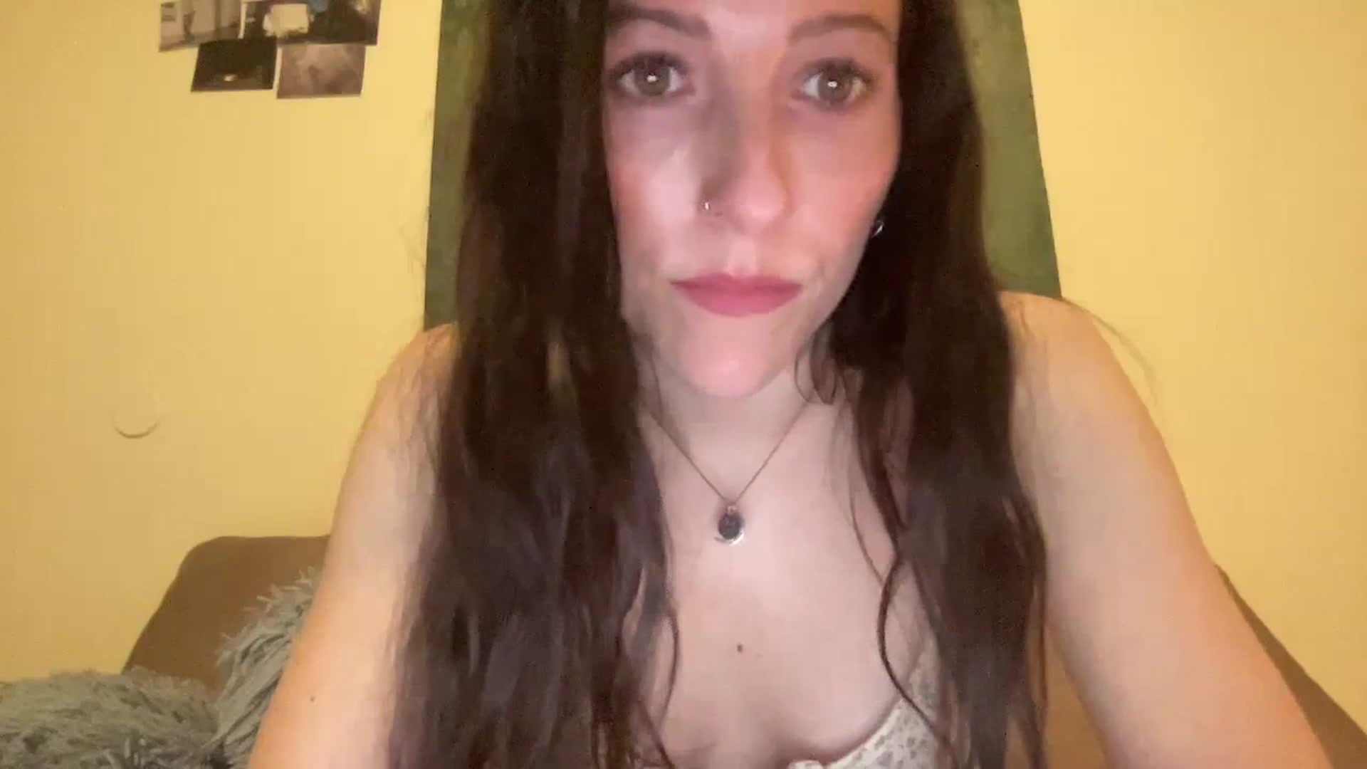 Gallery image thumbnail from Ellebabe's myfreecams stream on, 01/03/2024, 08:25 image 8 of 20