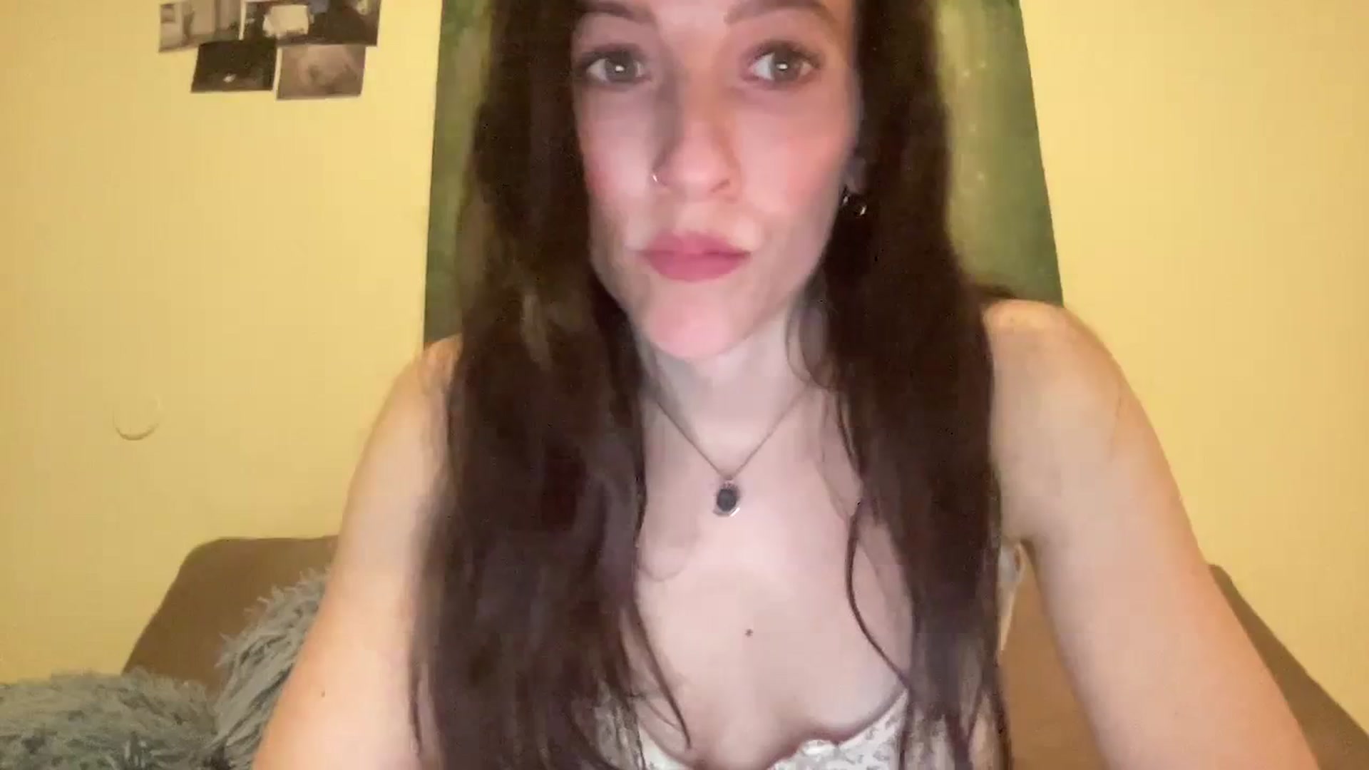 Gallery image thumbnail from Ellebabe's myfreecams stream on, 01/03/2024, 08:25 image 10 of 20