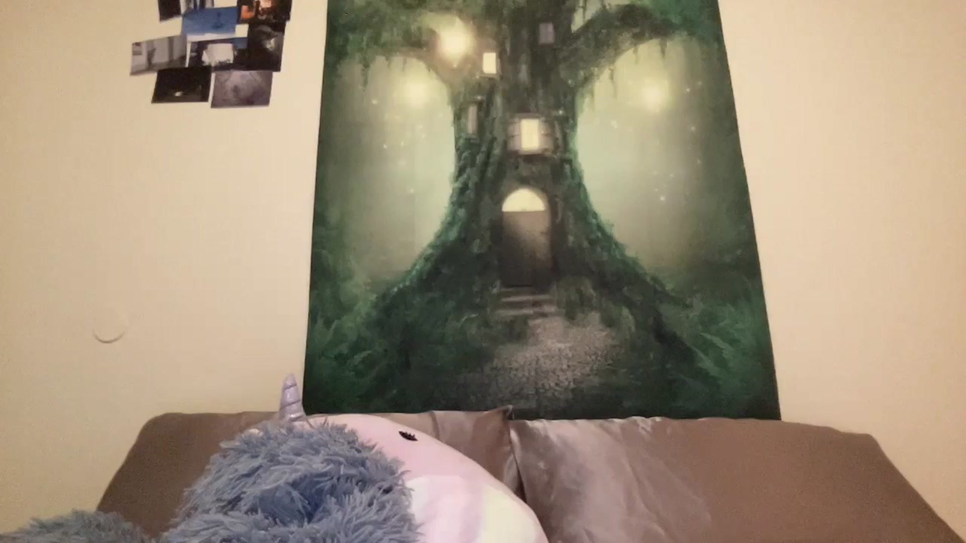 Gallery image thumbnail from Ellebabe's myfreecams stream on, 01/03/2024, 08:25 image 14 of 20