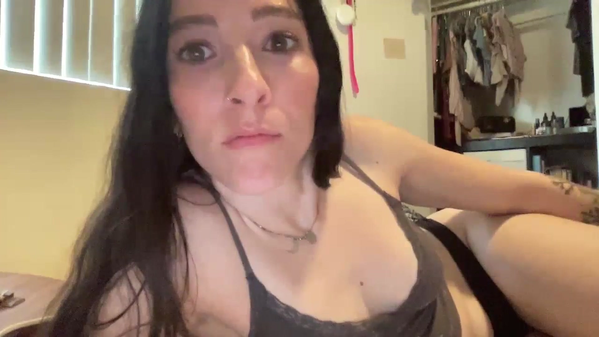 Gallery image thumbnail from Ellebabe's myfreecams stream on, 01/03/2024, 21:57 image 12 of 20