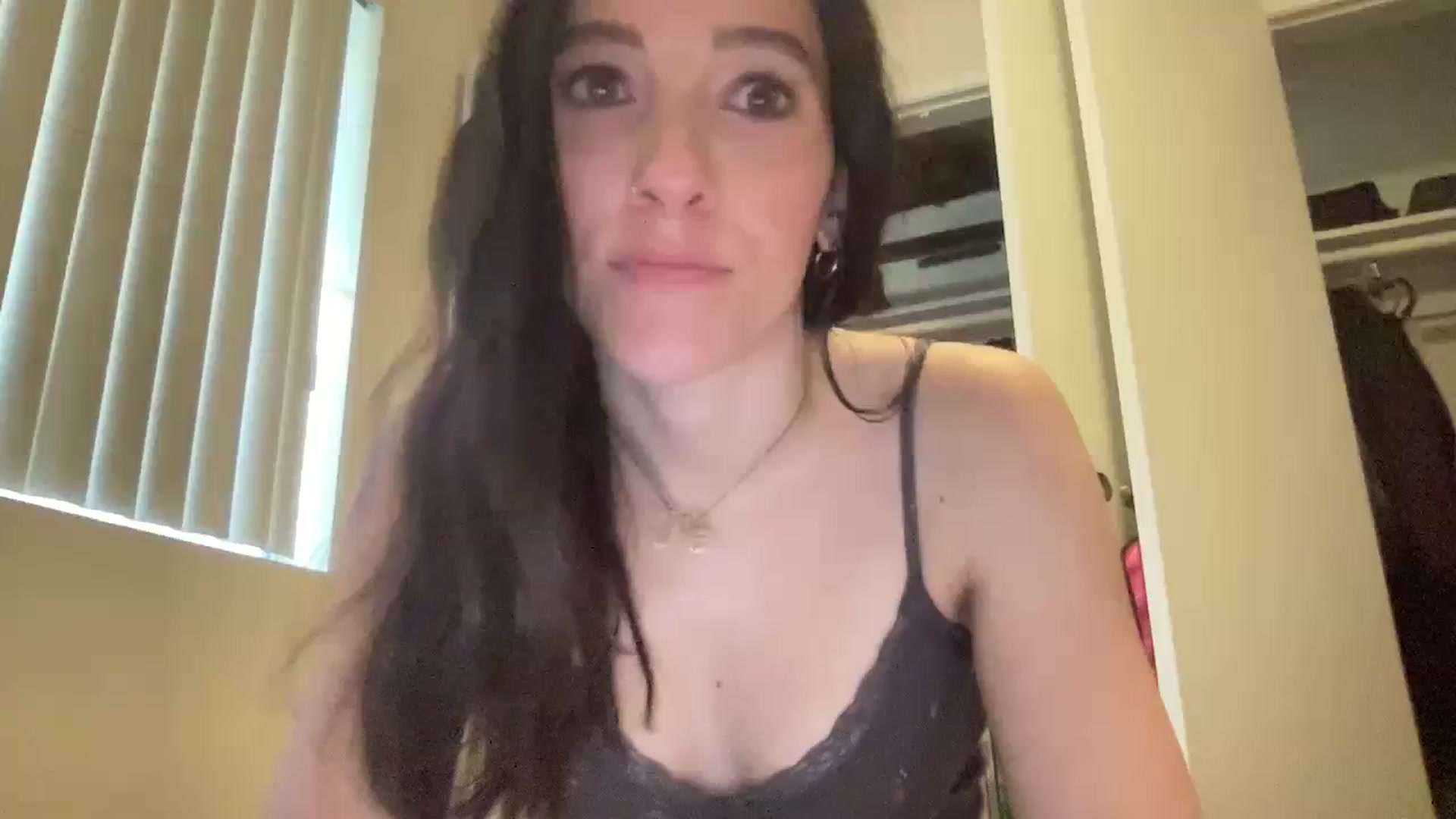 Gallery image thumbnail from Ellebabe's myfreecams stream on, 01/03/2024, 21:57 image 16 of 20