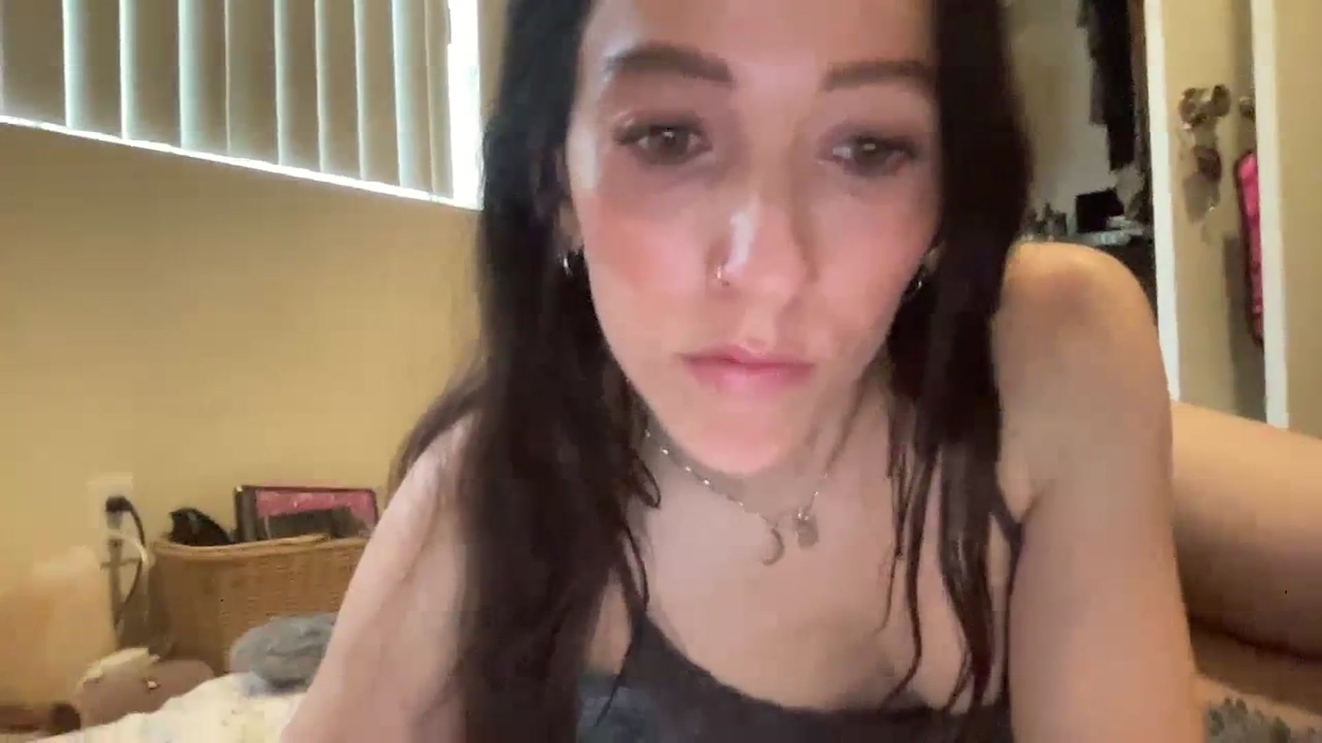 Gallery image thumbnail from Ellebabe's myfreecams stream on, 01/03/2024, 21:57 image 10 of 20