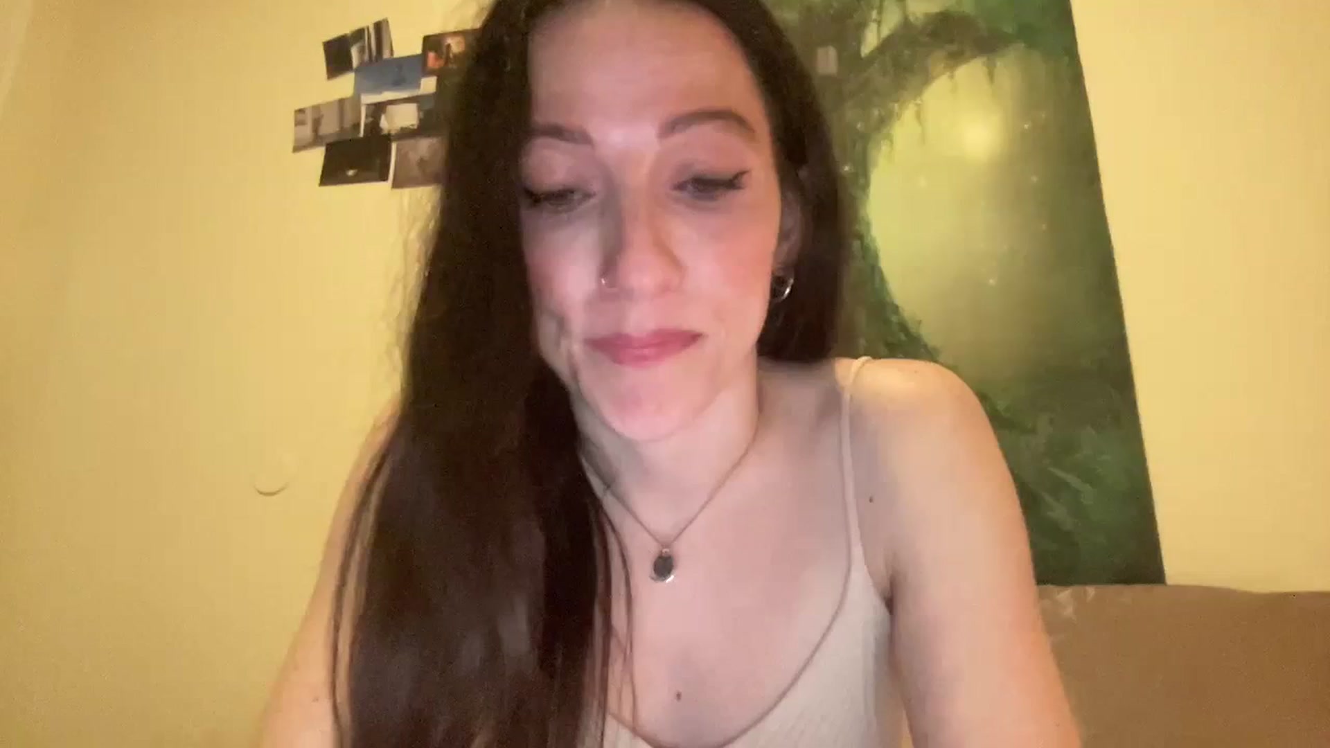 Gallery image thumbnail from Ellebabe's myfreecams stream on, 01/05/2024, 07:56 image 2 of 20