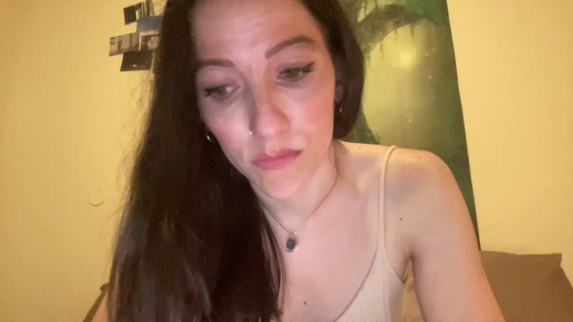 Gallery image thumbnail from Ellebabe's myfreecams stream on, 01/05/2024, 07:56 image 17 of 20