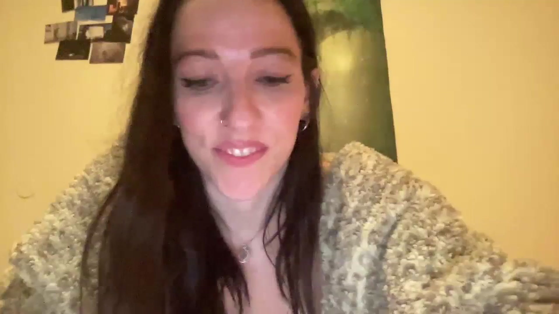 Gallery image thumbnail from Ellebabe's myfreecams stream on, 01/05/2024, 09:15 image 20 of 20