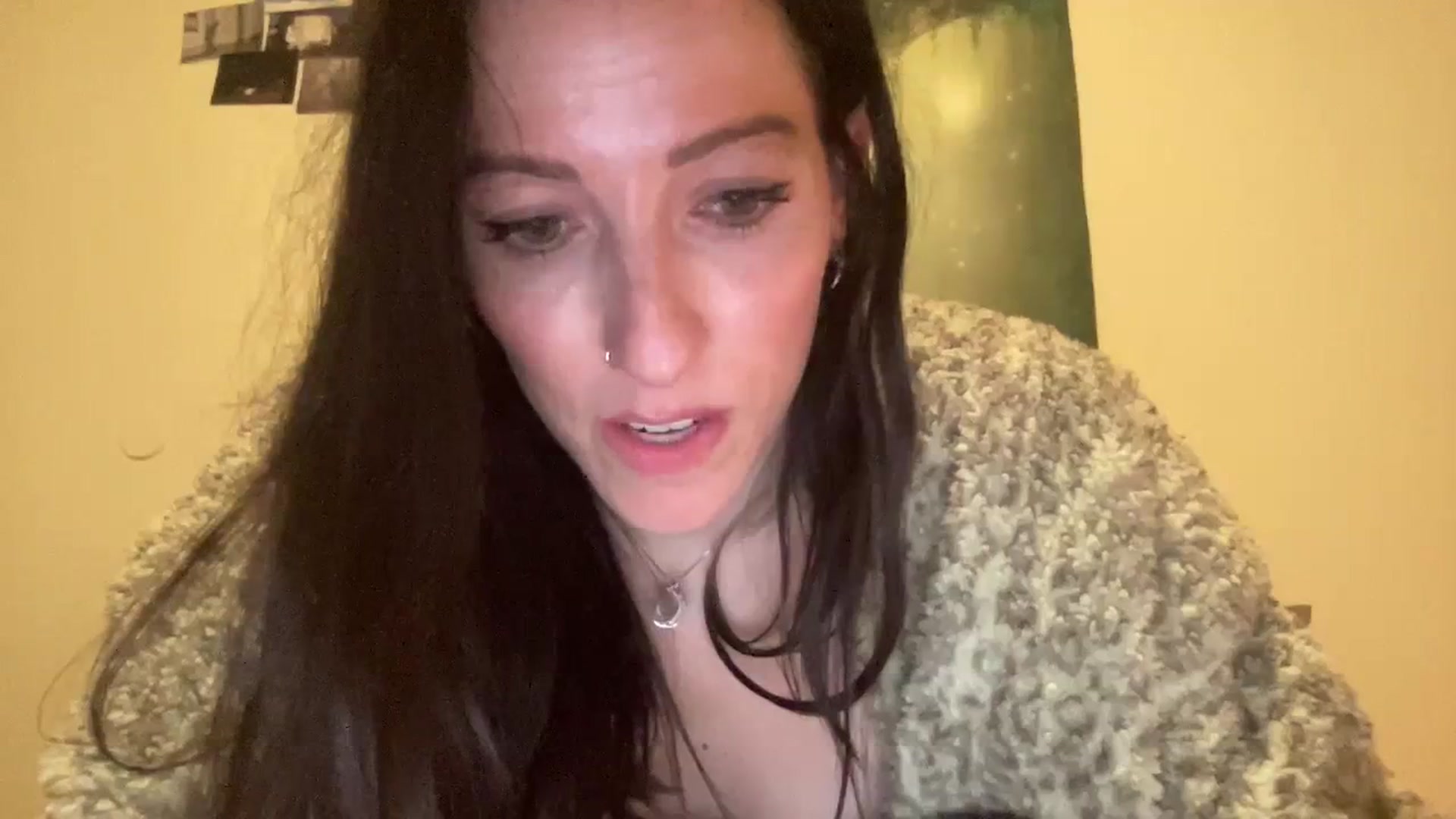 Gallery image thumbnail from Ellebabe's myfreecams stream on, 01/05/2024, 09:15 image 16 of 20