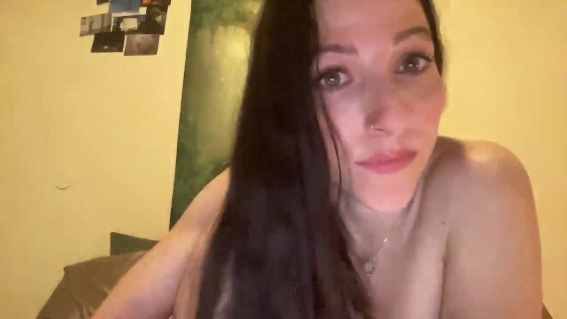 Gallery image thumbnail from Ellebabe's myfreecams stream on, 01/05/2024, 09:15 image 9 of 20