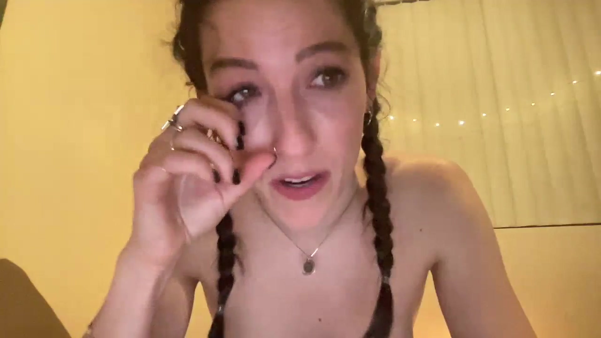 Gallery image thumbnail from Ellebabe's myfreecams stream on, 01/07/2024, 09:52 image 19 of 20
