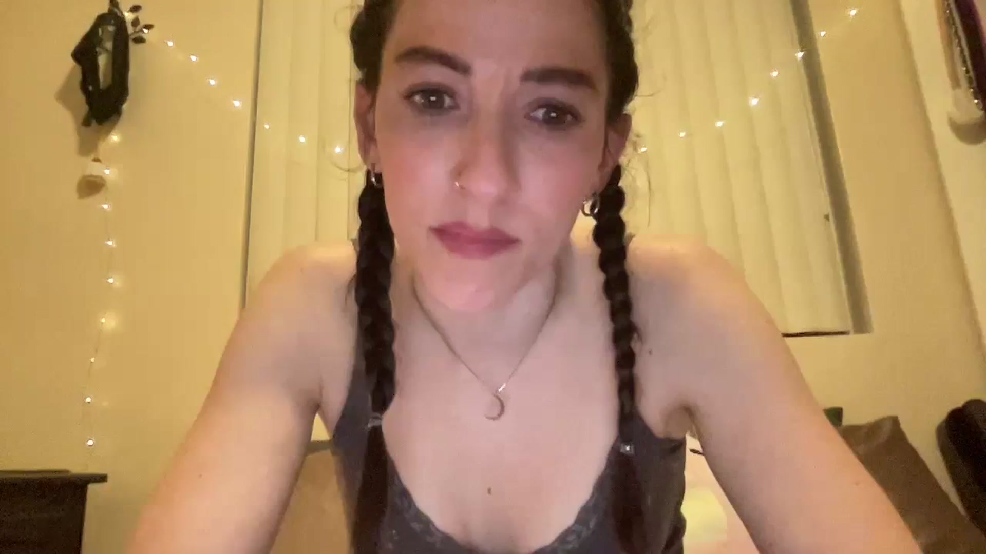 Gallery image thumbnail from Ellebabe's myfreecams stream on, 01/17/2024, 08:34 image 20 of 20