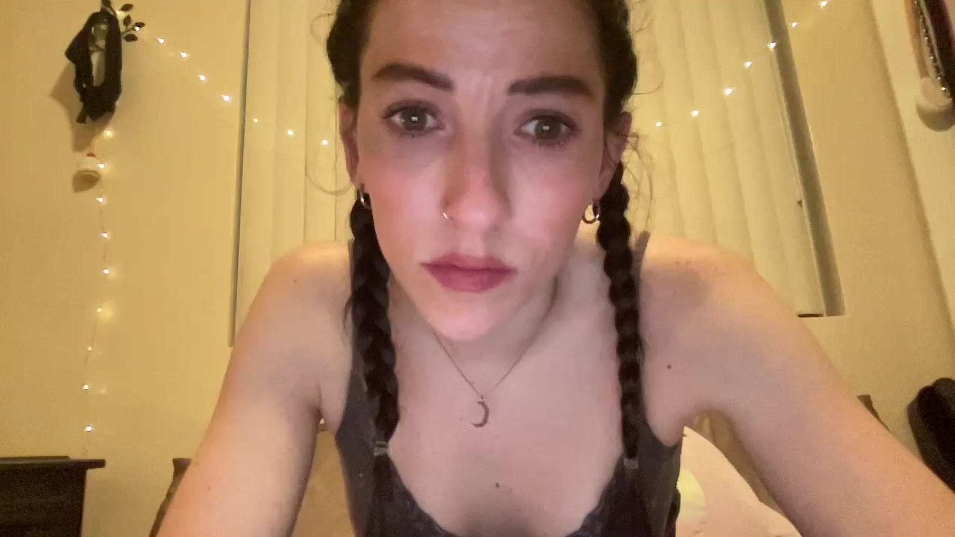 Gallery image thumbnail from Ellebabe's myfreecams stream on, 01/17/2024, 08:34 image 9 of 20