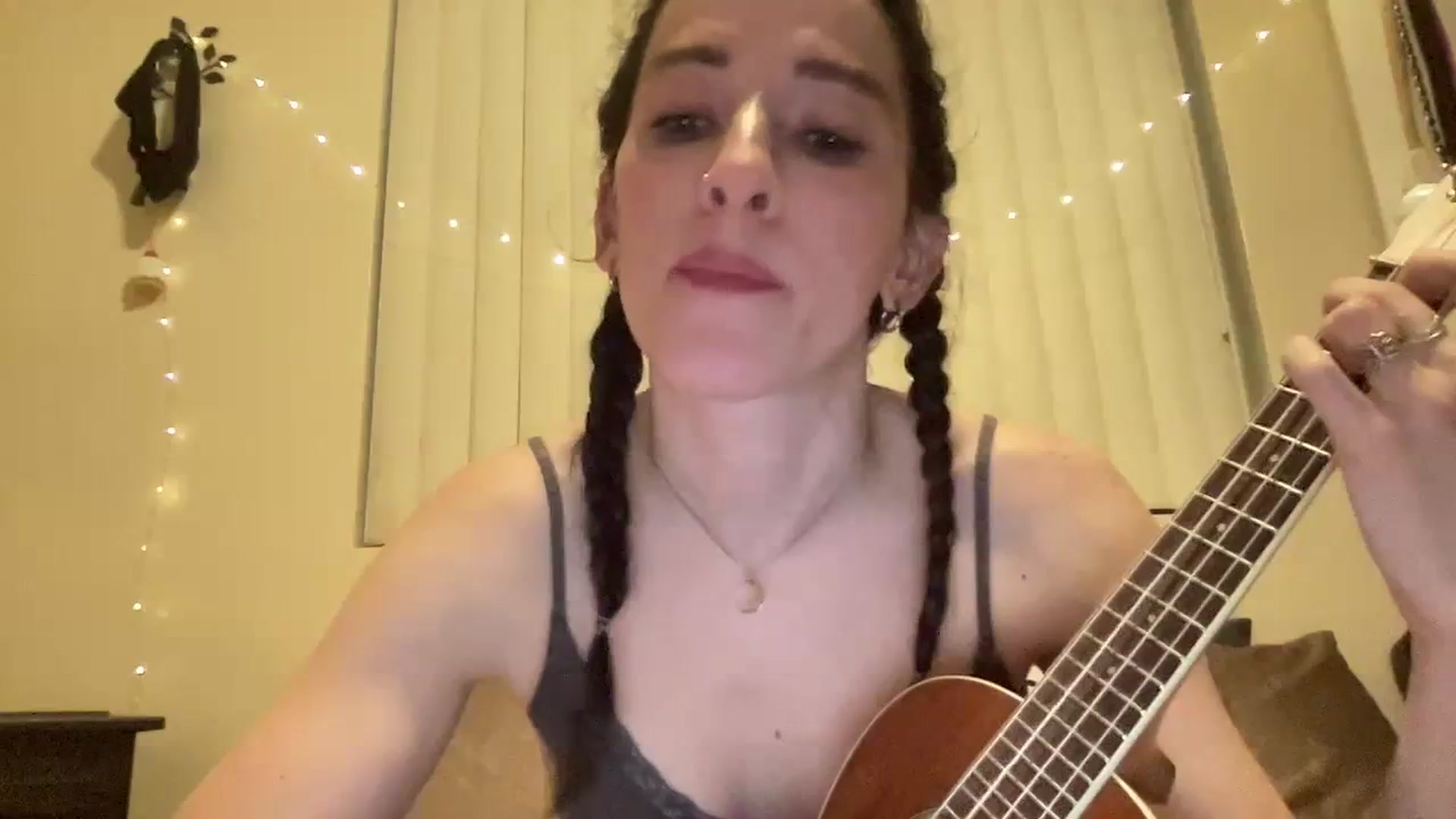 Gallery image thumbnail from Ellebabe's myfreecams stream on, 01/17/2024, 08:34 image 3 of 20