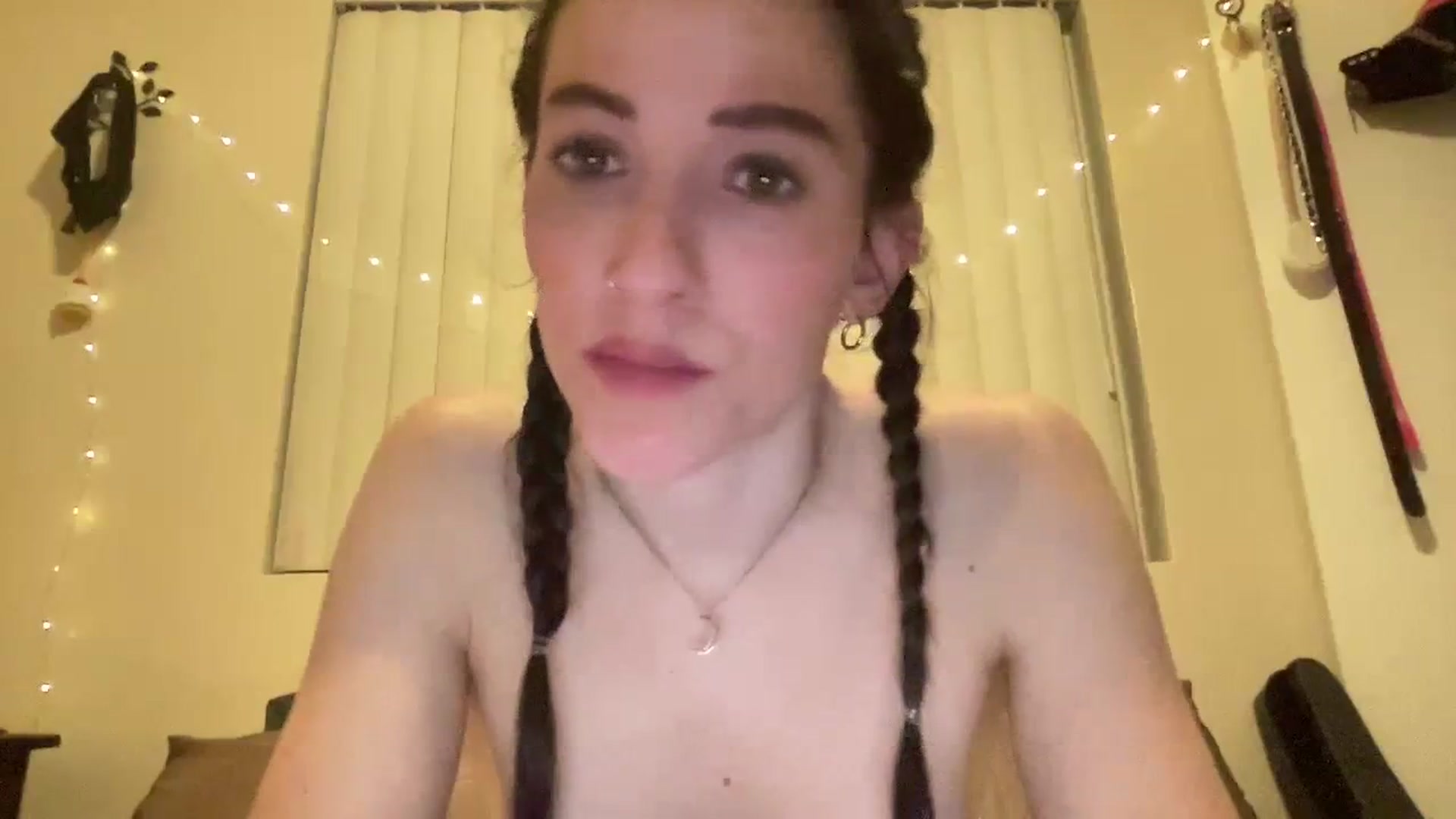 Gallery image thumbnail from Ellebabe's myfreecams stream on, 01/17/2024, 10:26 image 11 of 20