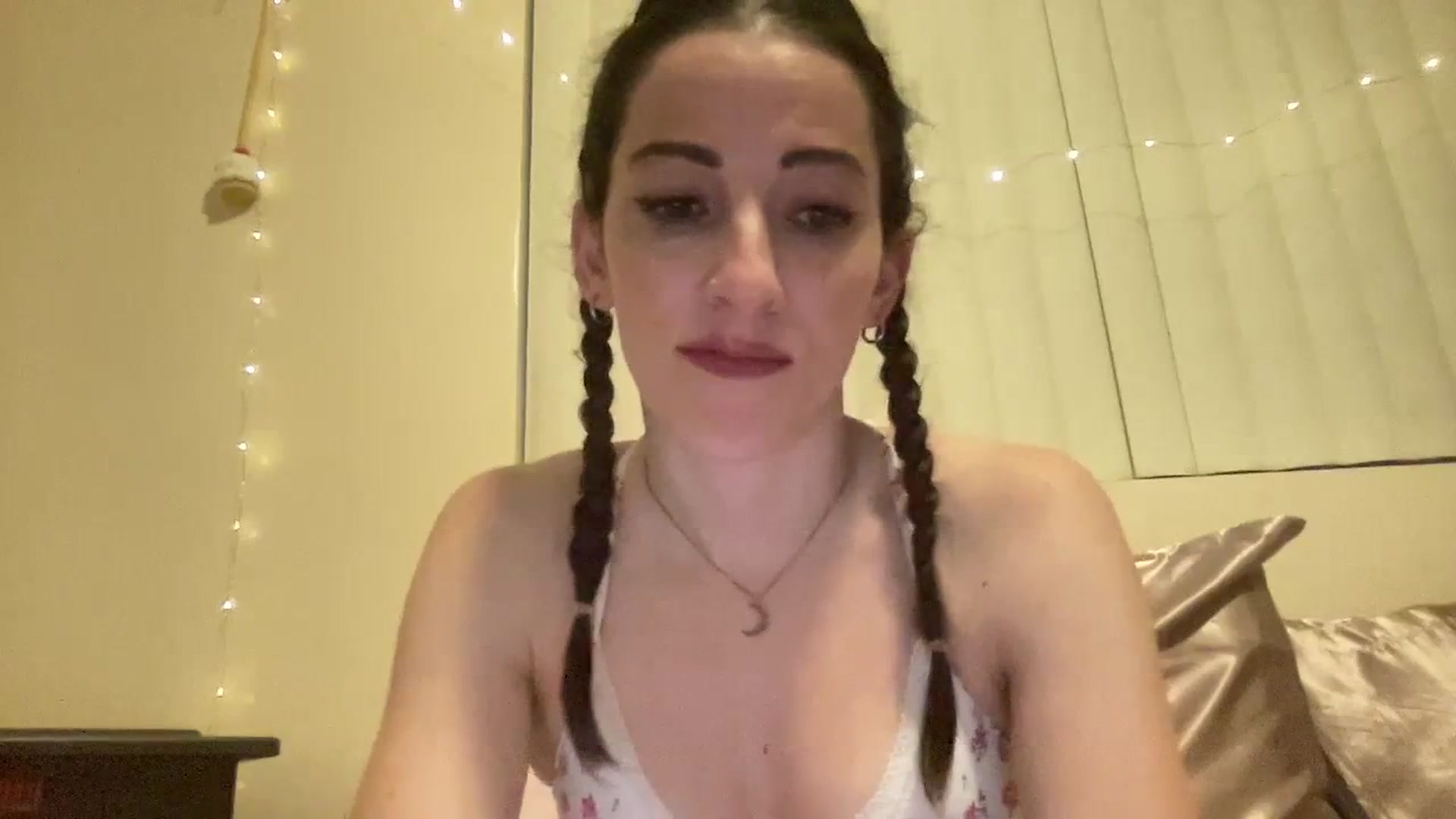 Gallery image thumbnail from Ellebabe's myfreecams stream on, 02/07/2024, 09:43 image 5 of 20