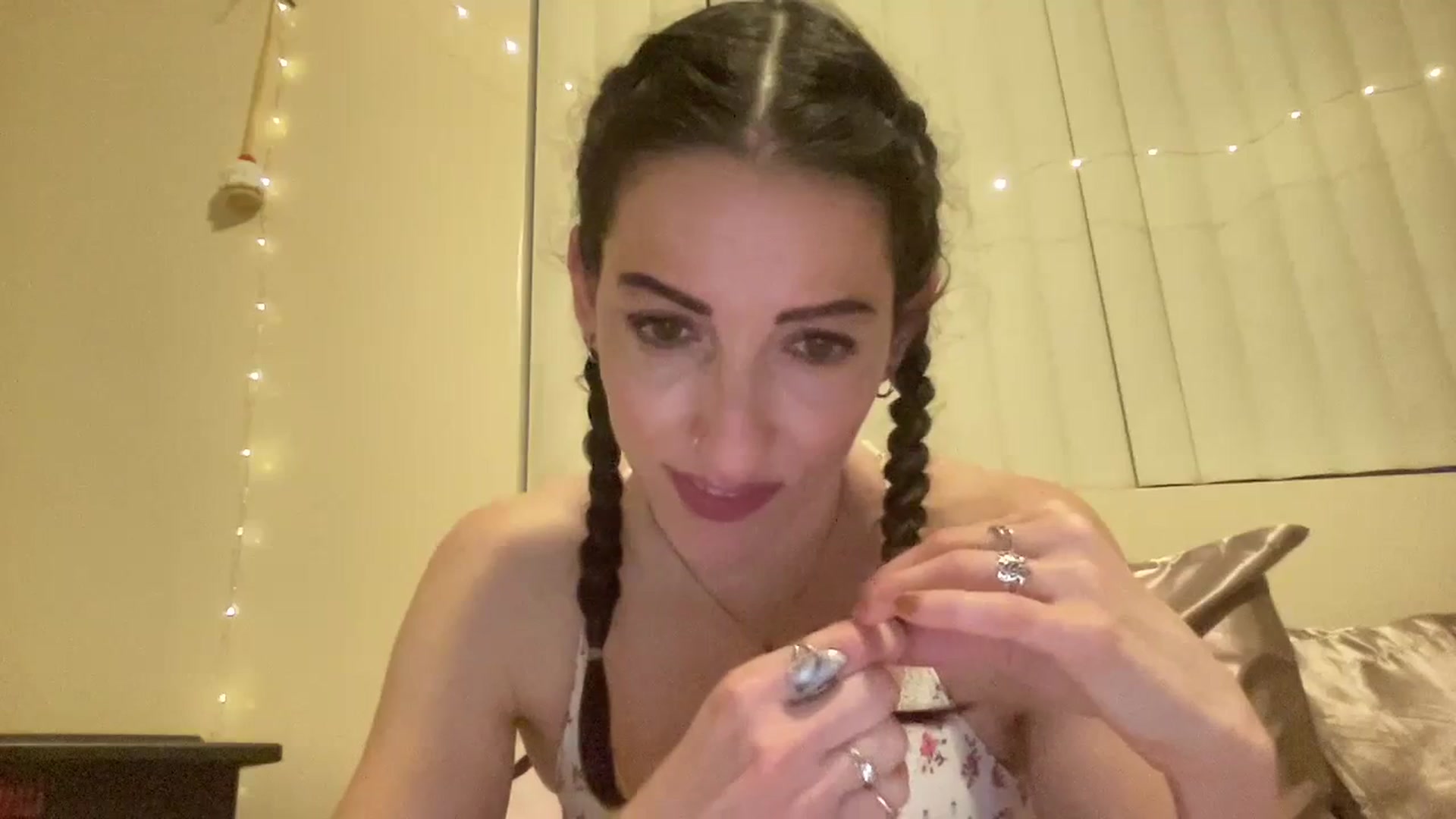 Gallery image thumbnail from Ellebabe's myfreecams stream on, 02/07/2024, 09:43 image 8 of 20