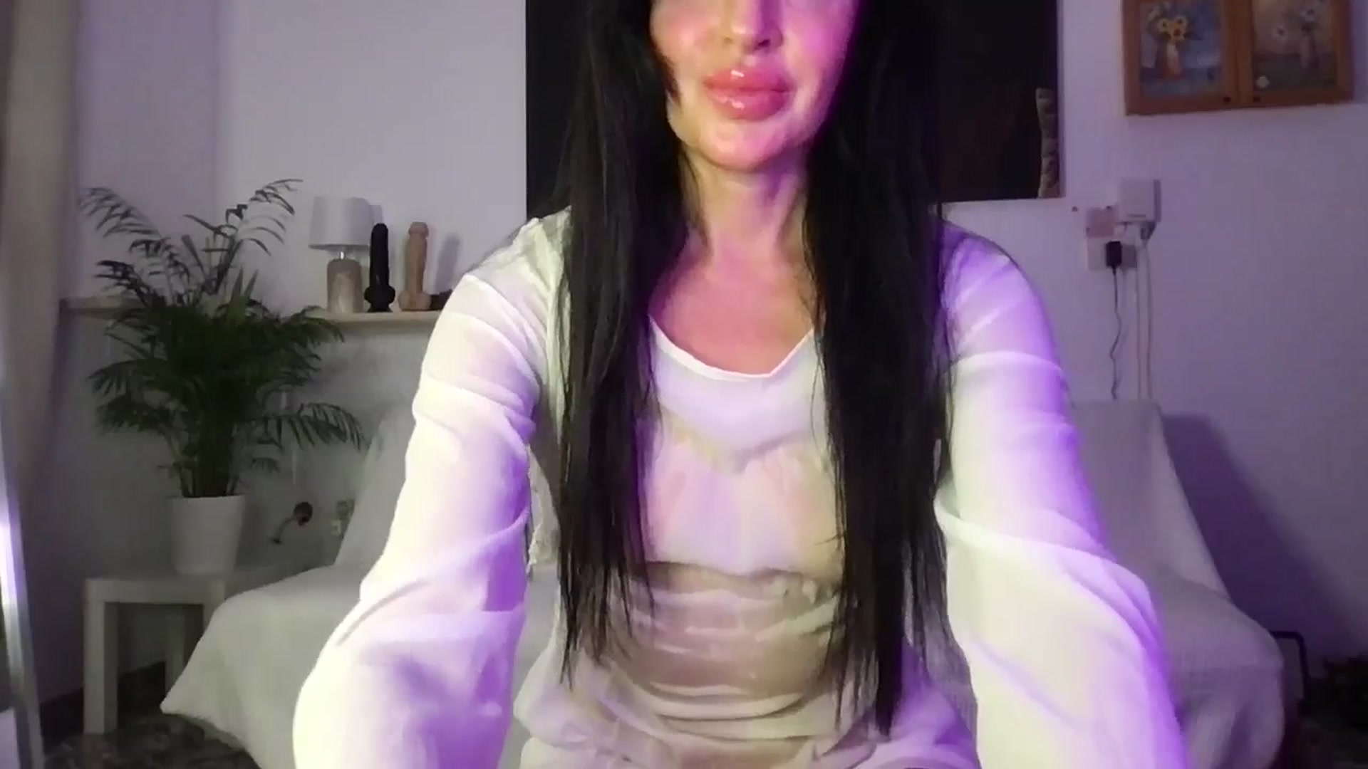 Gallery image thumbnail from Ellemell's myfreecams stream on, 06/10/2025, 21:59 image 18 of 20