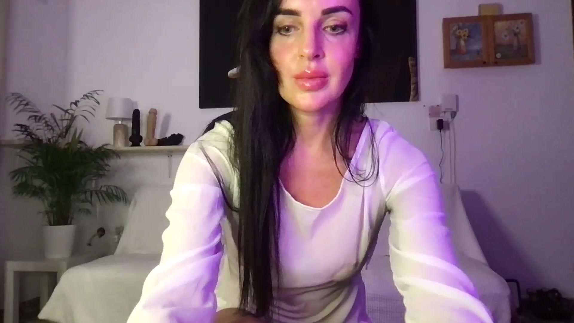 Gallery image thumbnail from Ellemell's myfreecams stream on, 06/10/2025, 21:59 image 19 of 20