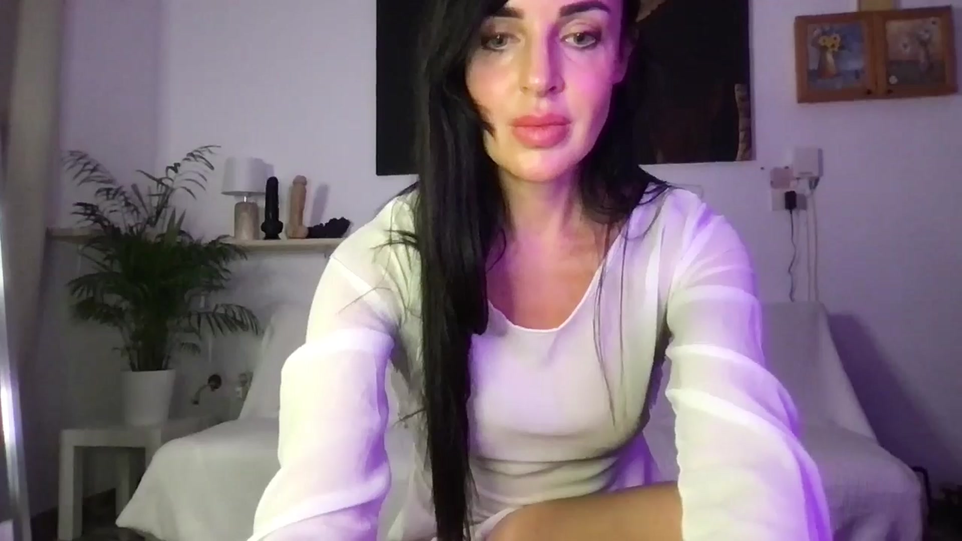 Gallery image thumbnail from Ellemell's myfreecams stream on, 06/10/2025, 21:59 image 15 of 20