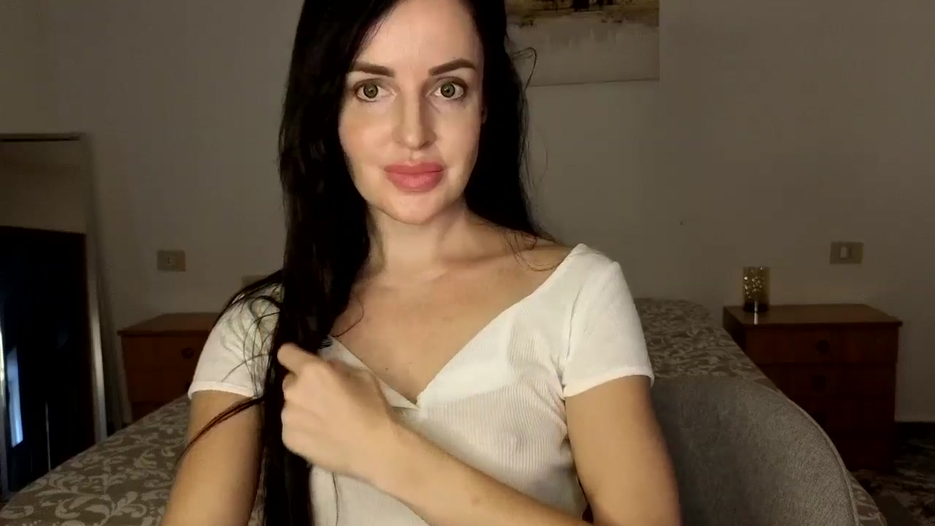 Gallery image thumbnail from Ellemell's myfreecams stream on, 10/05/2025, 17:29 image 11 of 20