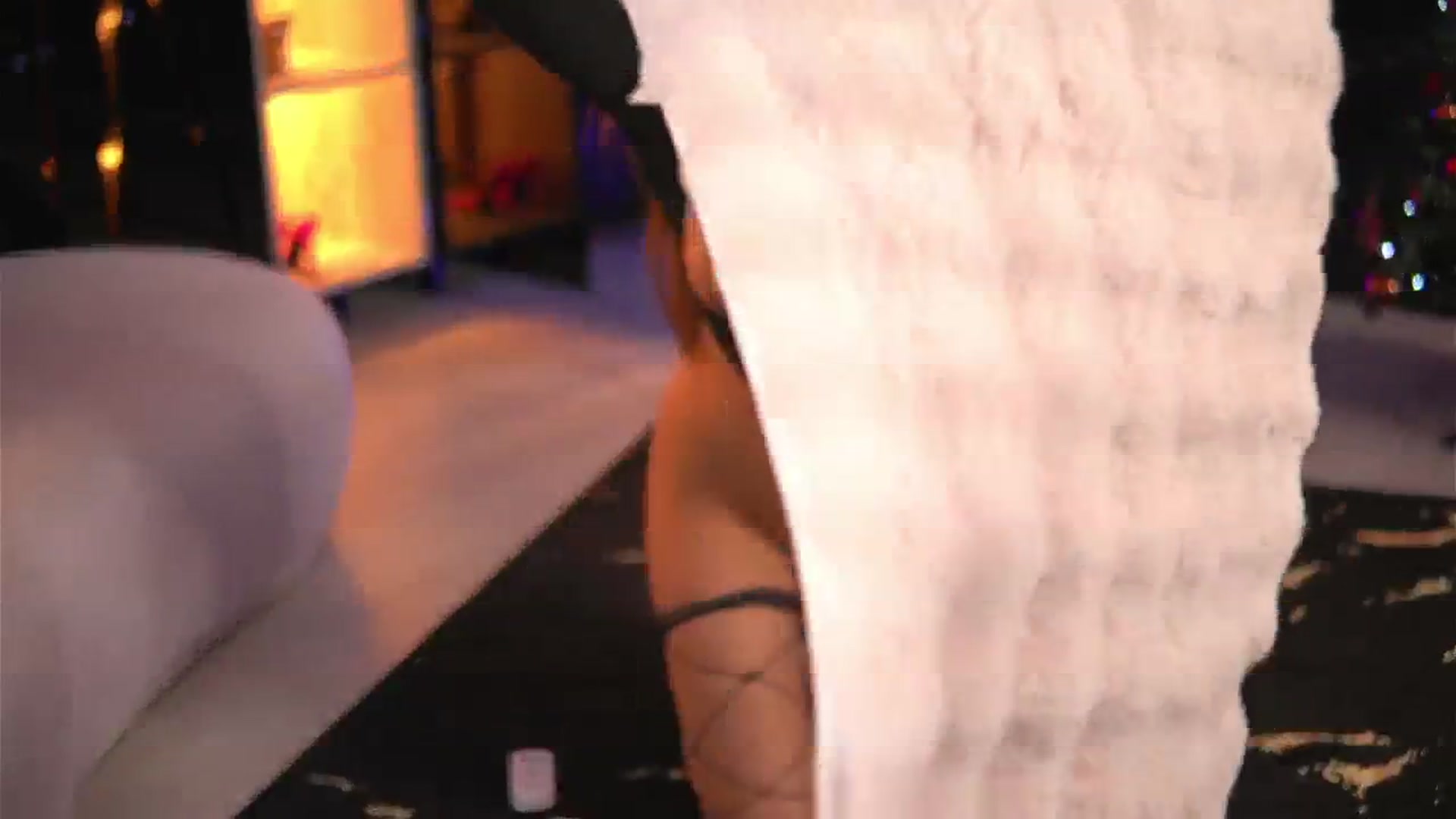 Gallery image thumbnail from EllenKarter's myfreecams stream on, 12/22/2024, 03:41 image 10 of 20