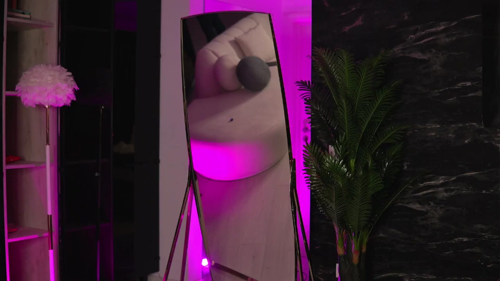 Gallery image thumbnail from EllenKarter's myfreecams stream on, 02/19/2025, 01:05 image 14 of 20