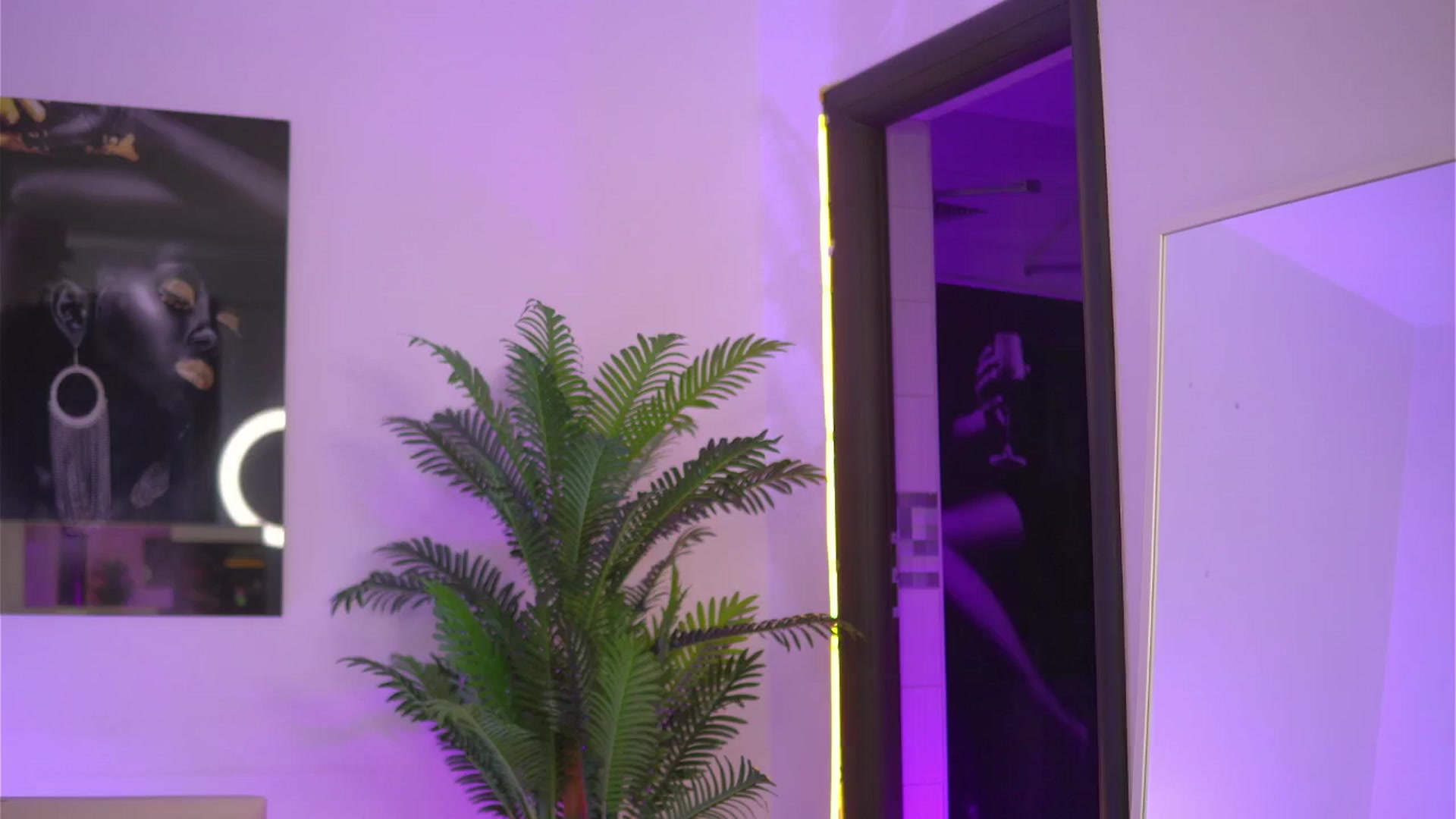 Gallery image thumbnail from EllenKarter's myfreecams stream on, 04/18/2026, 07:35 image 12 of 20