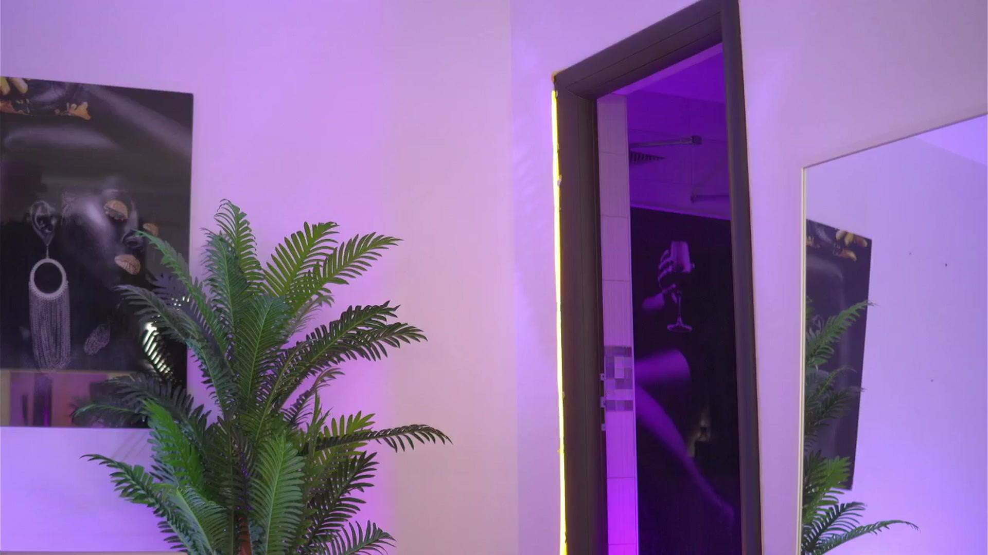 Gallery image thumbnail from EllenKarter's myfreecams stream on, 04/21/2026, 08:25 image 10 of 20
