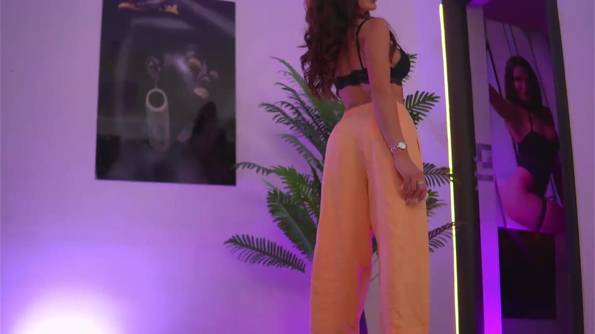 Gallery image thumbnail from EllenKarter's myfreecams stream on, 05/11/2026, 06:12 image 19 of 20