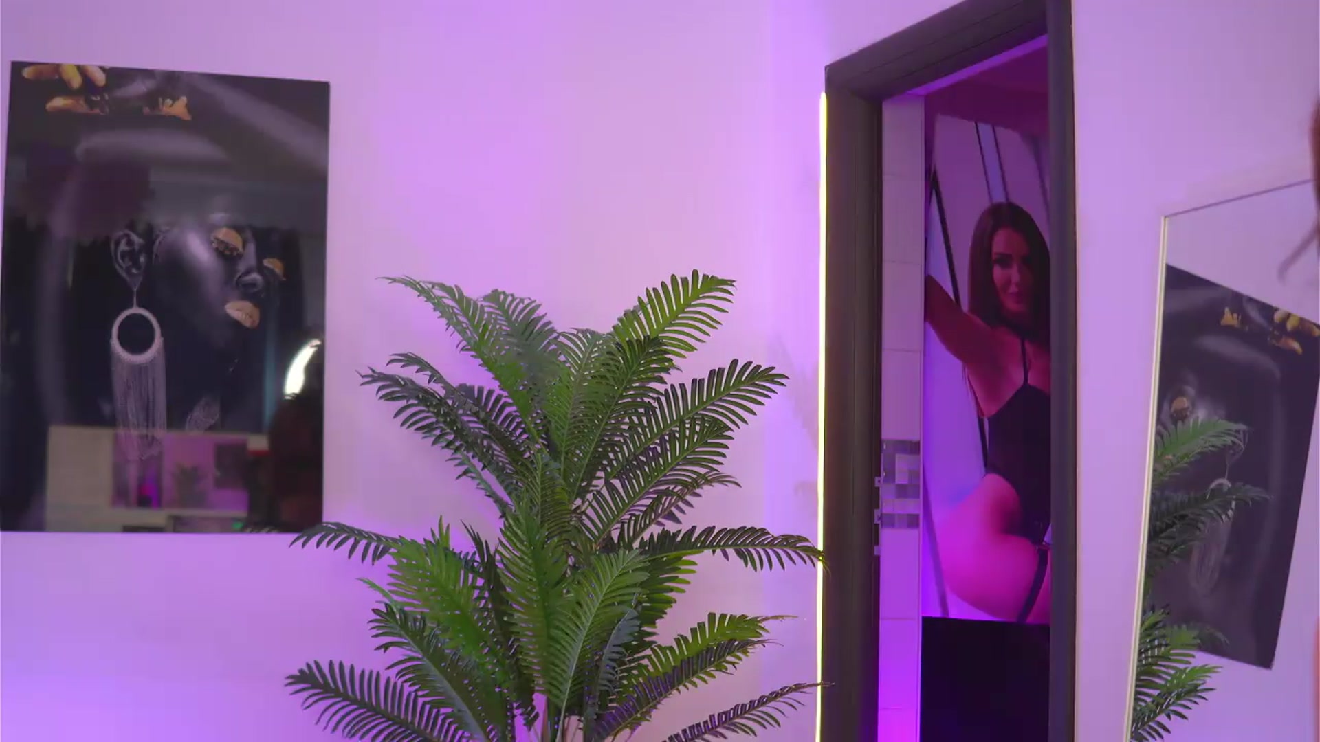 Gallery image thumbnail from EllenKarter's myfreecams stream on, 05/11/2026, 06:12 image 13 of 20