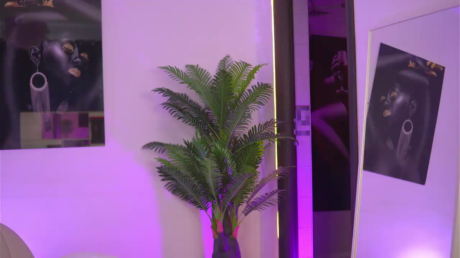 Gallery image thumbnail from EllenKarter's myfreecams stream on, 05/16/2026, 08:04 image 7 of 20
