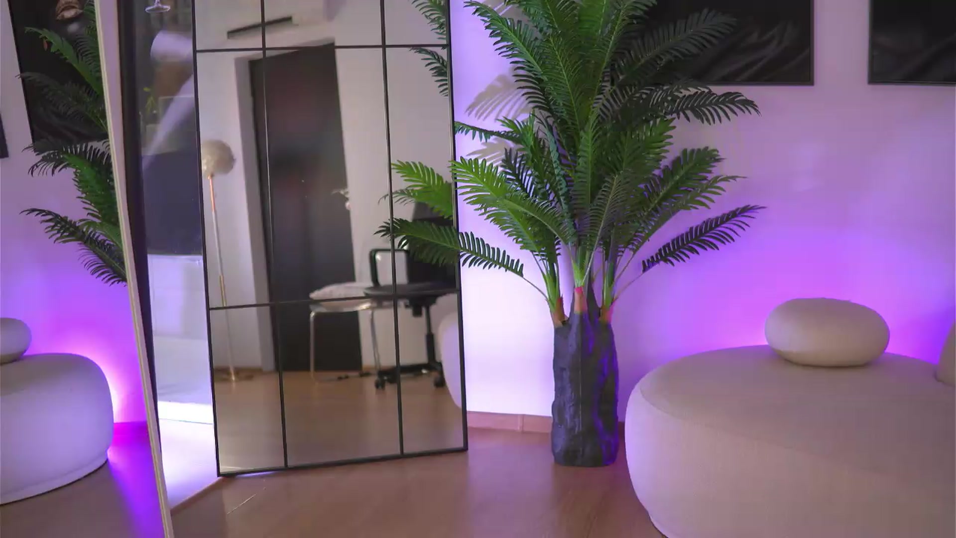 Gallery image thumbnail from EllenKarter's myfreecams stream on, 08/12/2026, 09:39 image 4 of 20