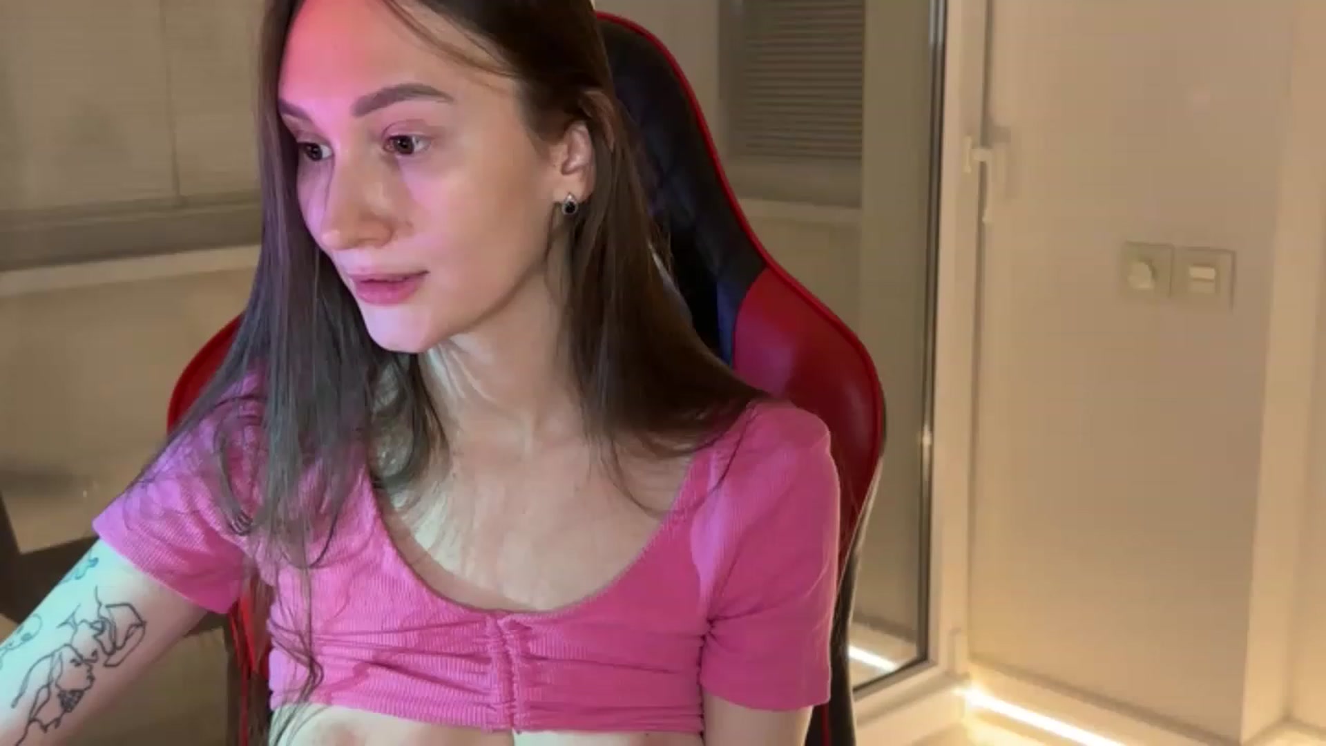 Gallery image thumbnail from ElliPoole's myfreecams stream on, 04/19/2023, 20:20 image 3 of 20