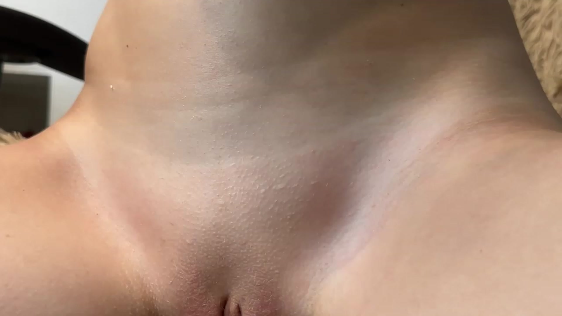 Gallery image thumbnail from ElliPoole's myfreecams stream on, 06/19/2023, 20:16 image 11 of 20