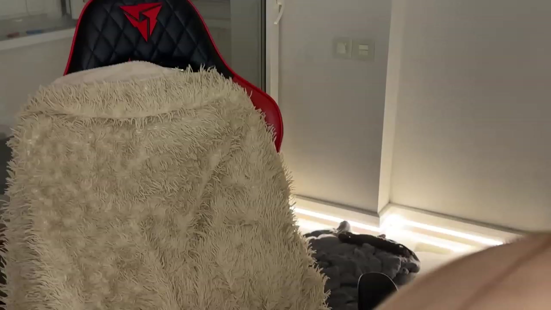 Gallery image thumbnail from ElliPoole's myfreecams stream on, 06/27/2023, 21:01 image 2 of 20