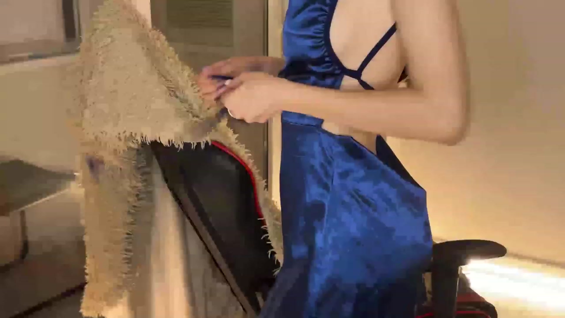 Gallery image thumbnail from ElliPoole's myfreecams stream on, 06/28/2023, 19:31 image 10 of 20