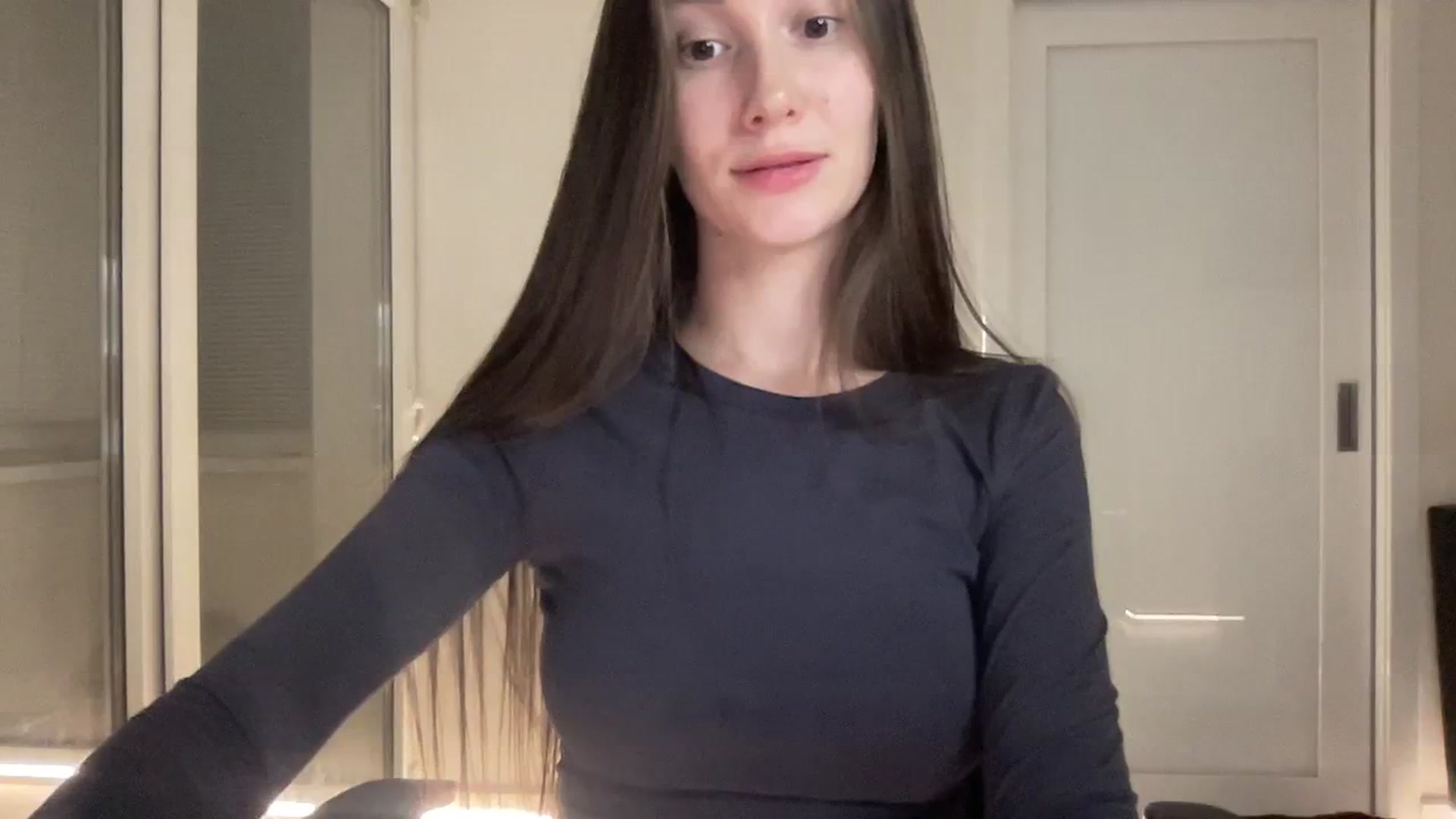 Gallery image thumbnail from ElliPoole's myfreecams stream on, 07/25/2023, 20:23 image 13 of 20