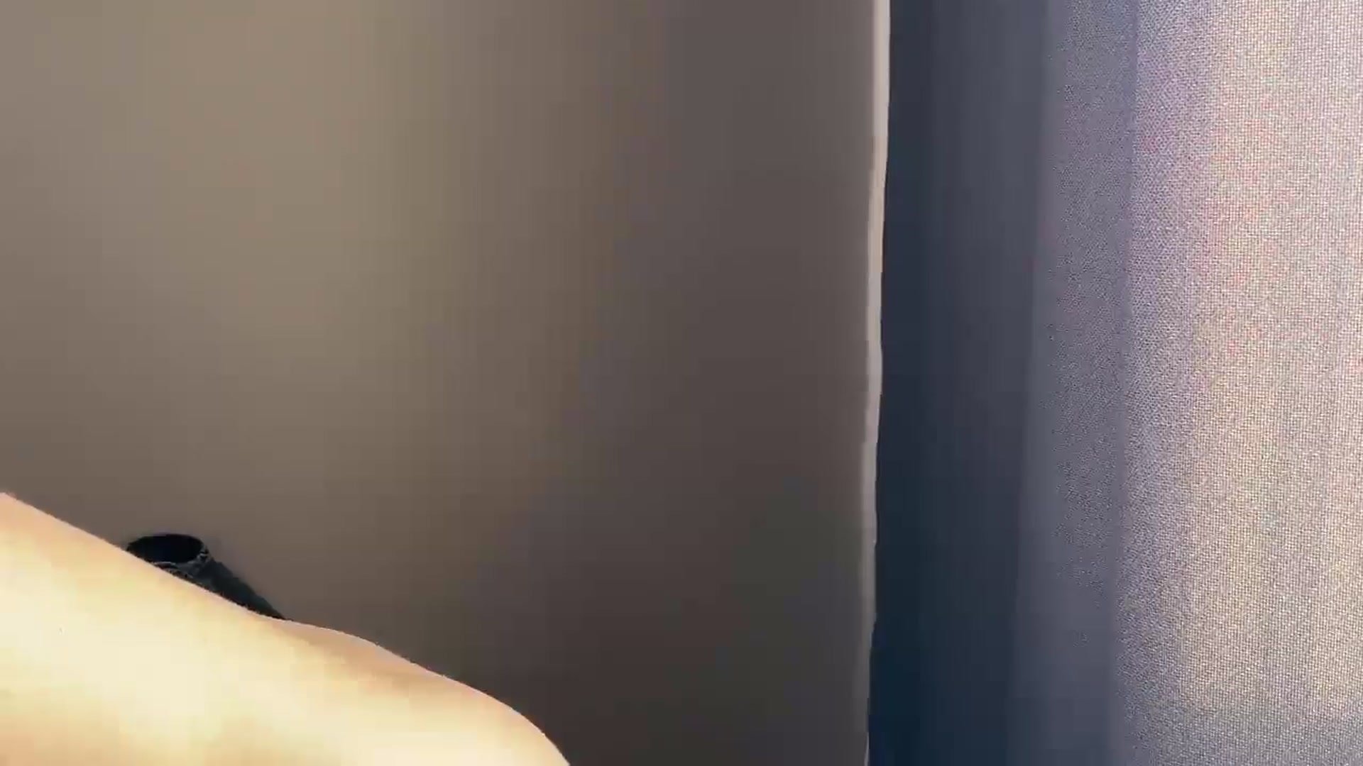 Gallery image thumbnail from ElliPoole's myfreecams stream on, 05/19/2024, 17:20 image 11 of 20