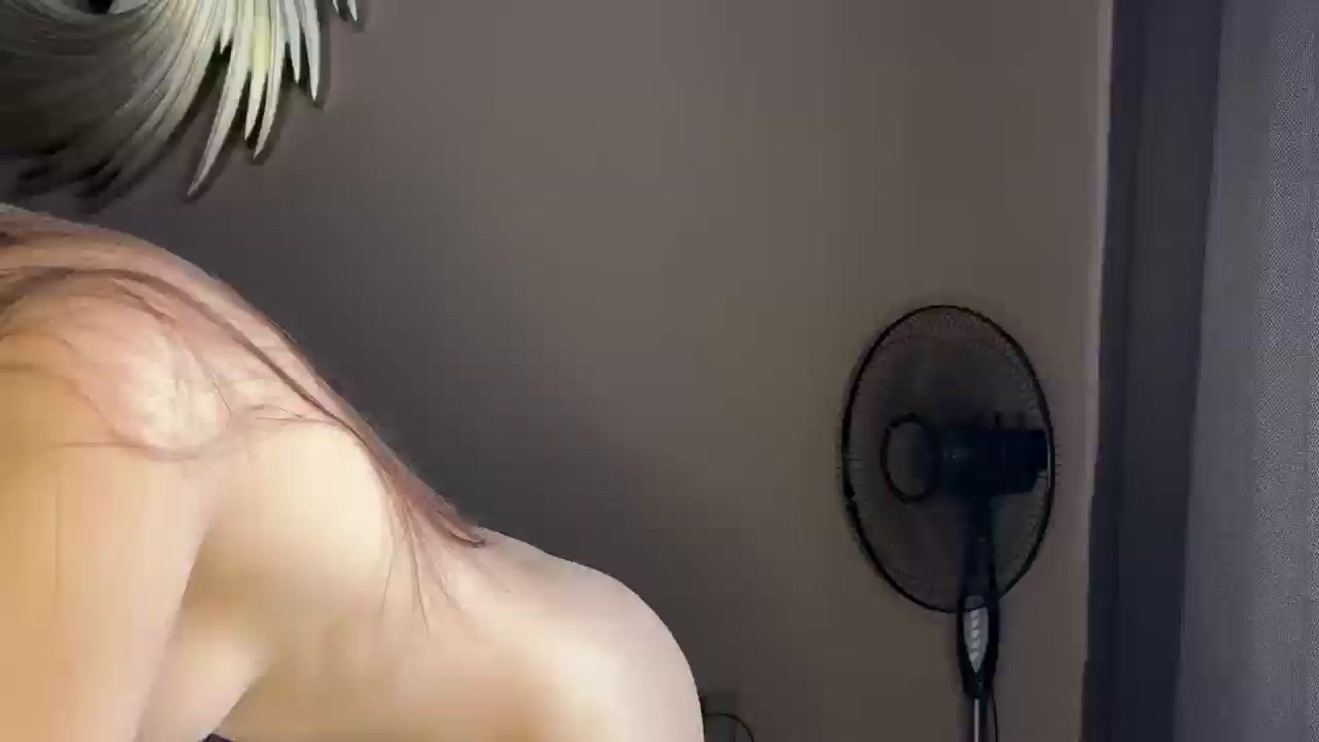 Gallery image thumbnail from ElliPoole's myfreecams stream on, 05/29/2024, 17:58 image 4 of 20