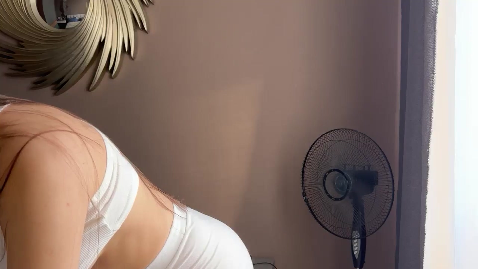 Gallery image thumbnail from ElliPoole's myfreecams stream on, 06/29/2024, 16:00 image 12 of 20