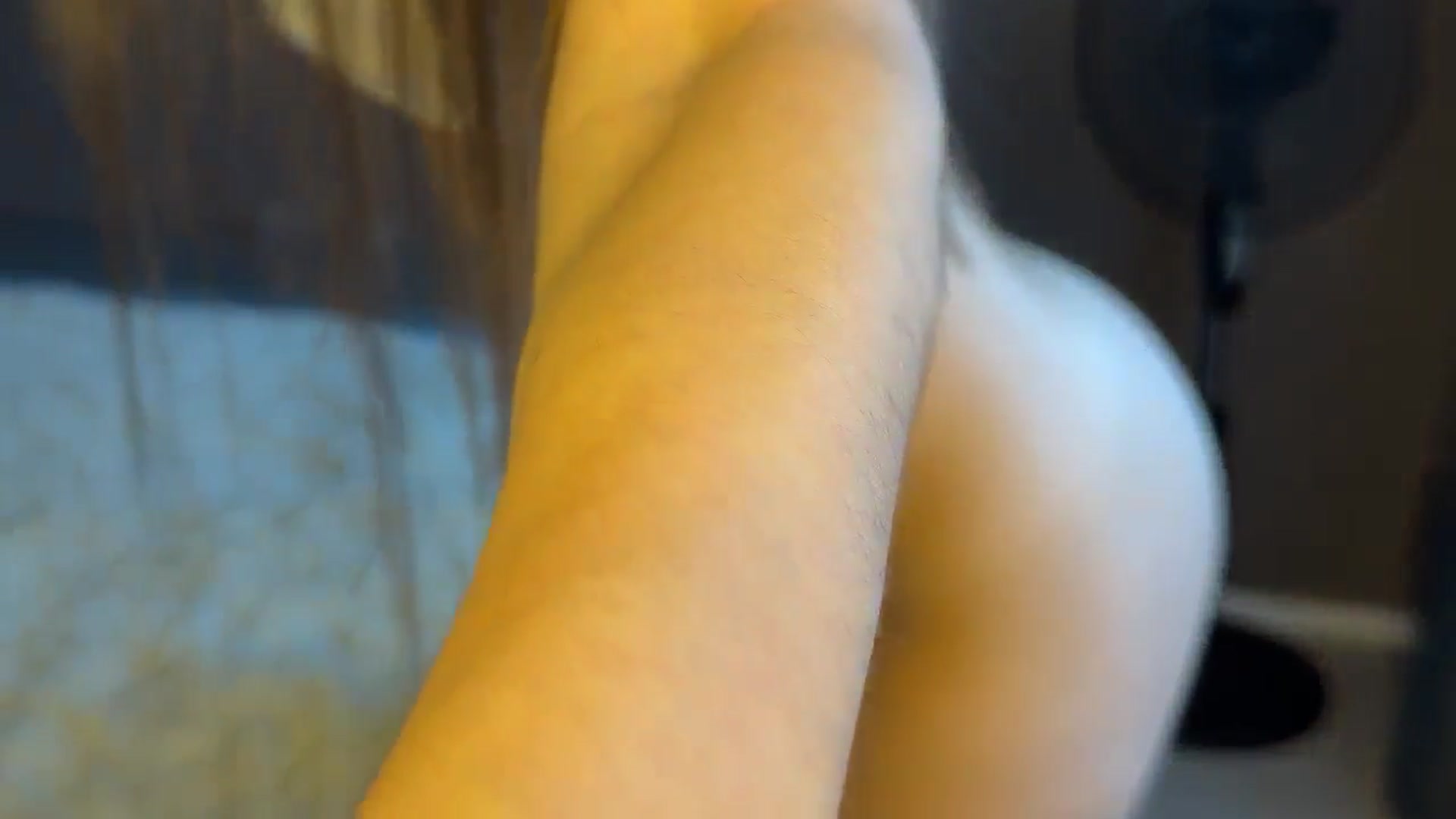 Gallery image thumbnail from ElliPoole's myfreecams stream on, 09/10/2024, 16:24 image 14 of 20