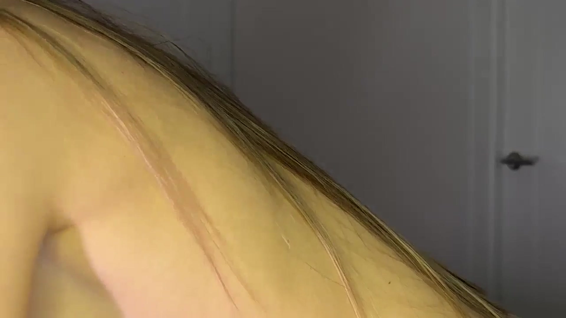 Gallery image thumbnail from ElliPoole's myfreecams stream on, 01/22/2025, 18:14 image 15 of 20
