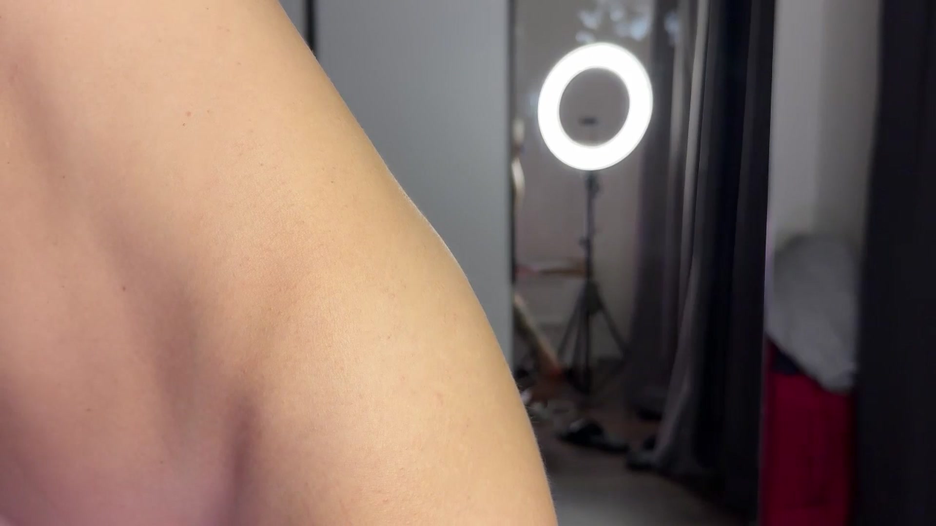 Gallery image thumbnail from ElliPoole's myfreecams stream on, 03/26/2025, 18:08 image 7 of 20