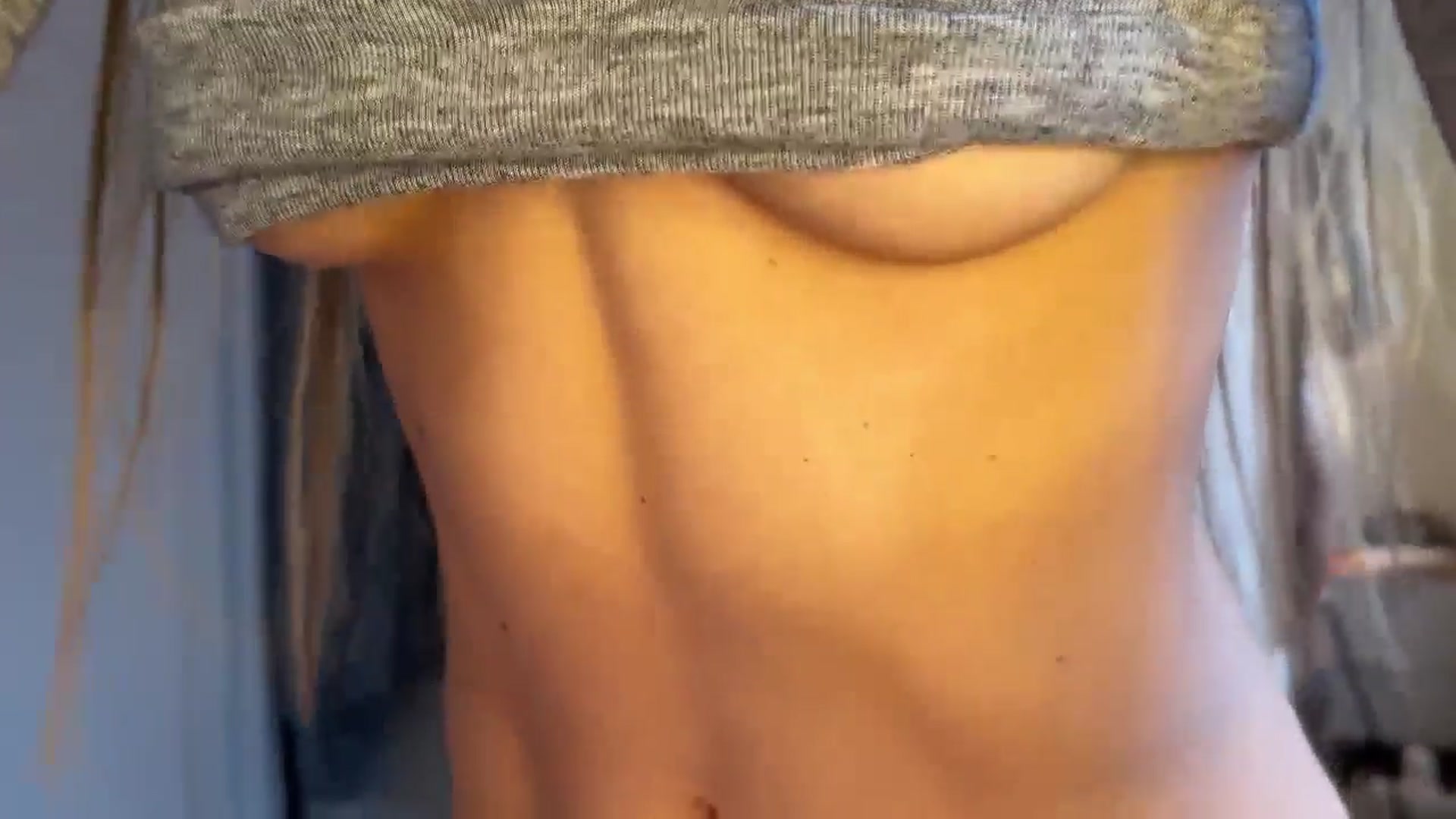 Gallery image thumbnail from ElliPoole's myfreecams stream on, 04/04/2025, 16:51 image 2 of 20