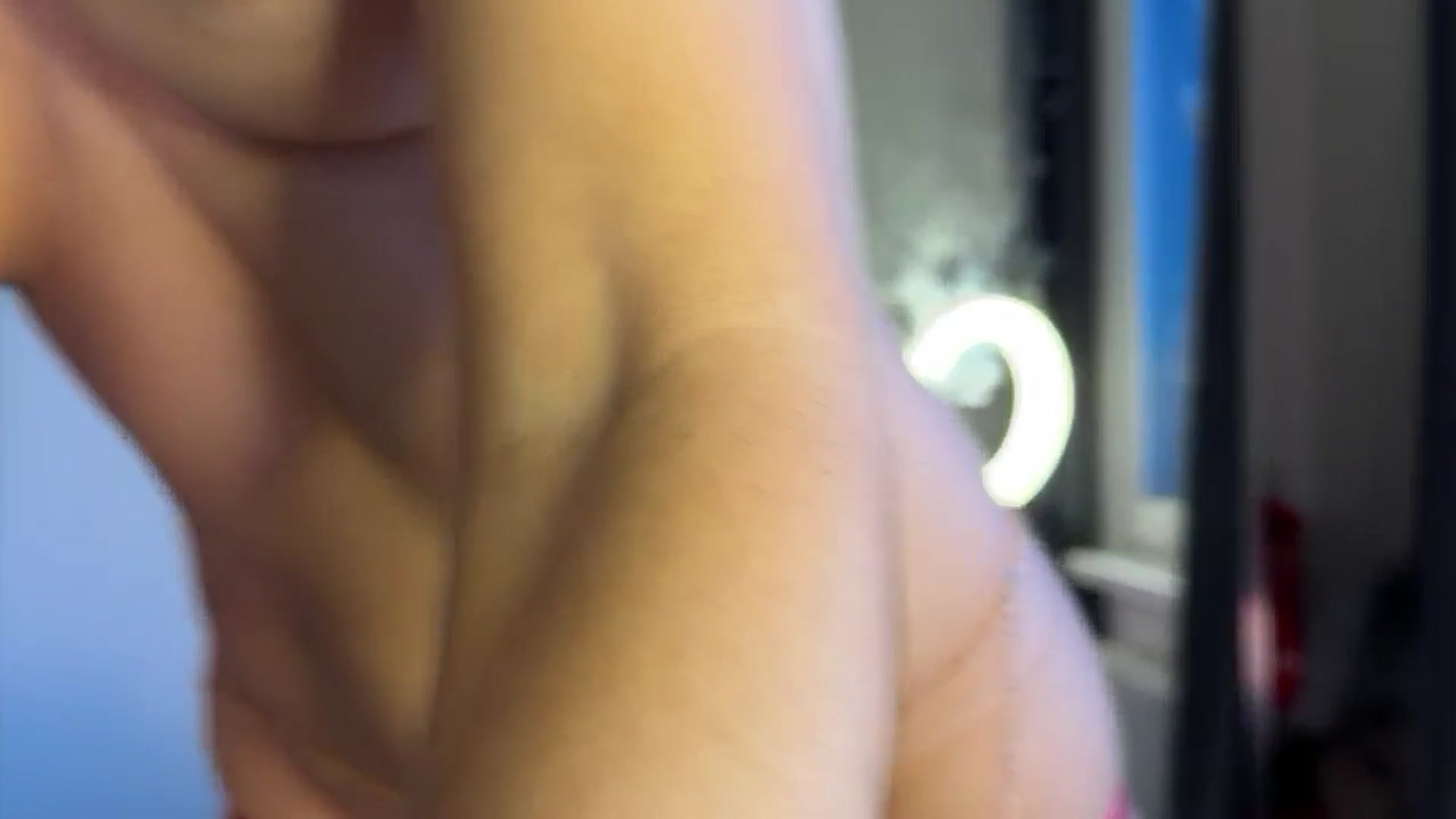Gallery image thumbnail from ElliPoole's myfreecams stream on, 04/05/2025, 17:06 image 7 of 20