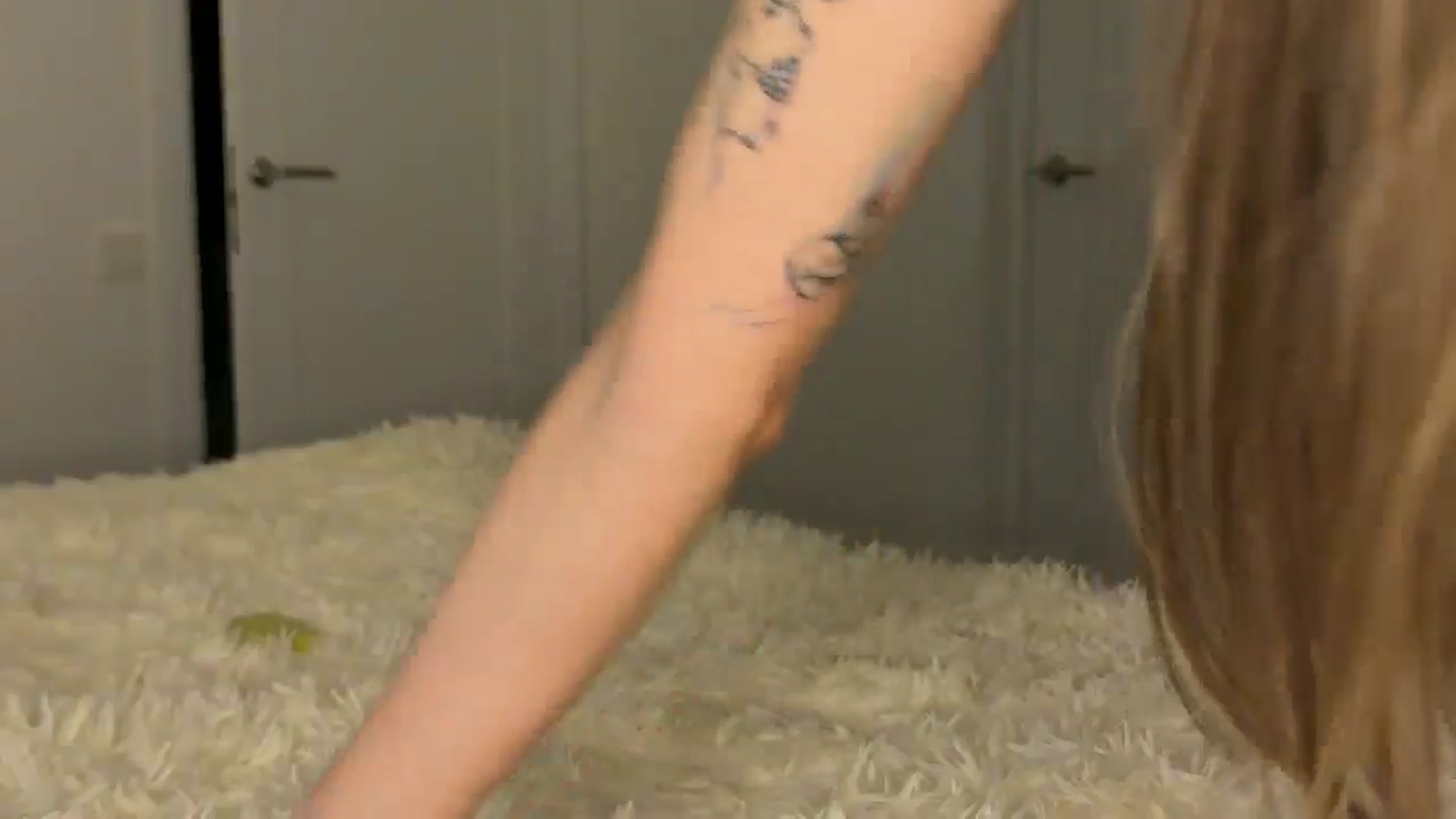Gallery image thumbnail from ElliPoole's myfreecams stream on, 05/21/2025, 19:57 image 15 of 20